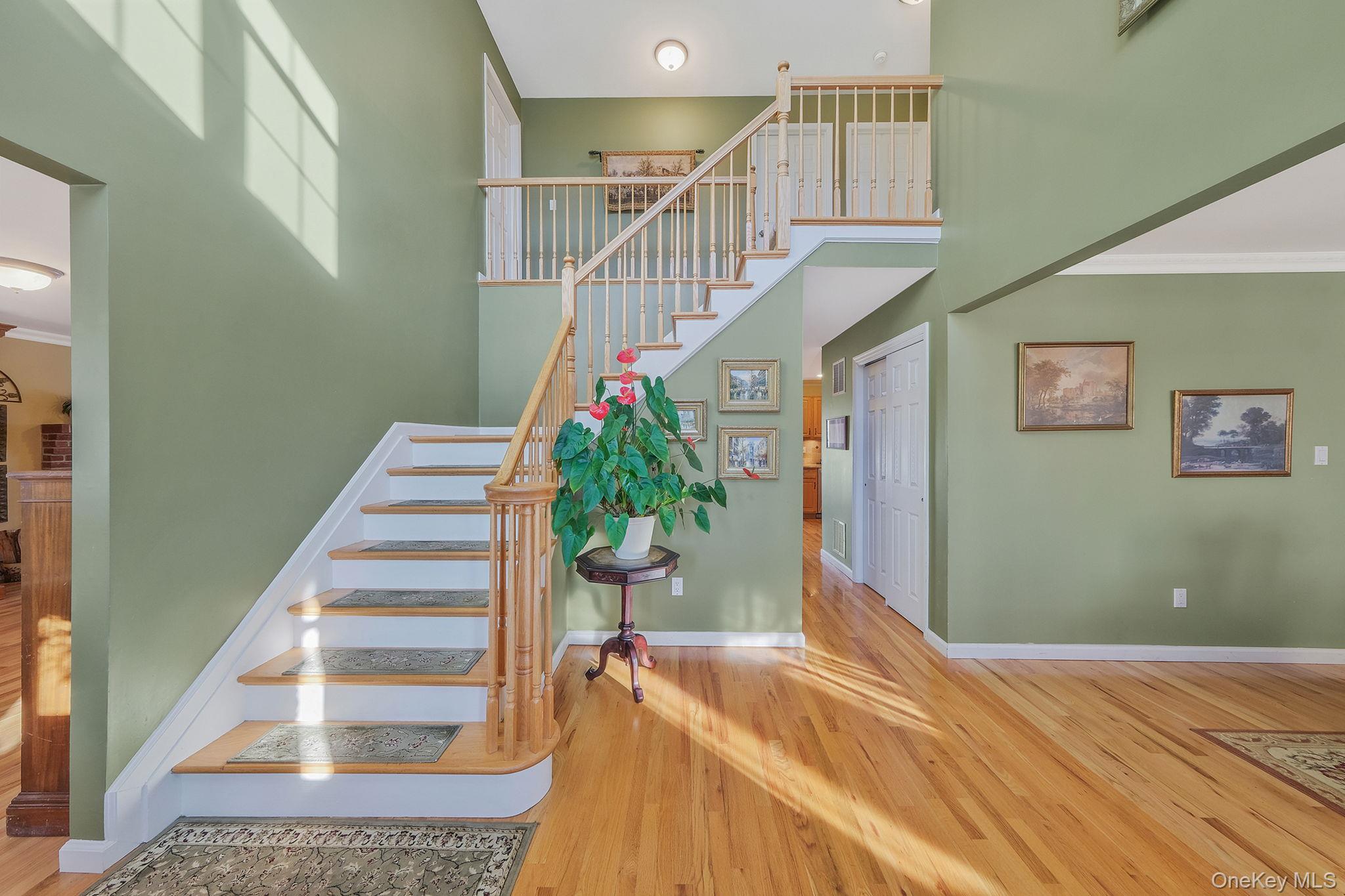 5 Old Neck Court, Manorville, NY 11949