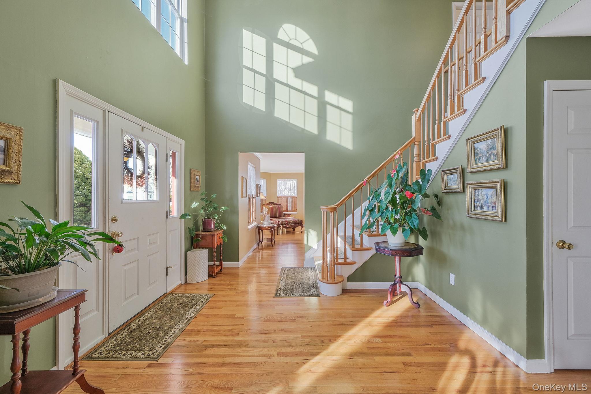 5 Old Neck Court, Manorville, NY 11949