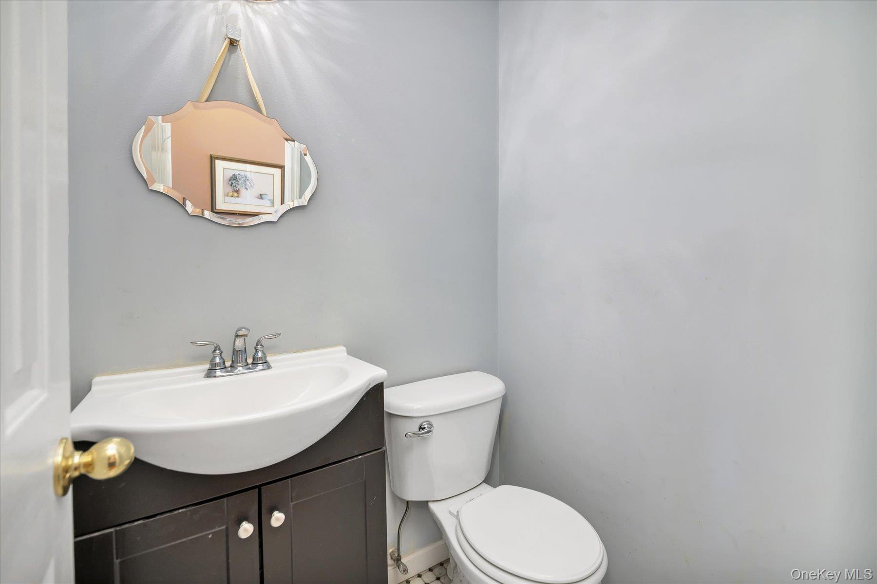 14 Donna Place, East Islip, NY 11730