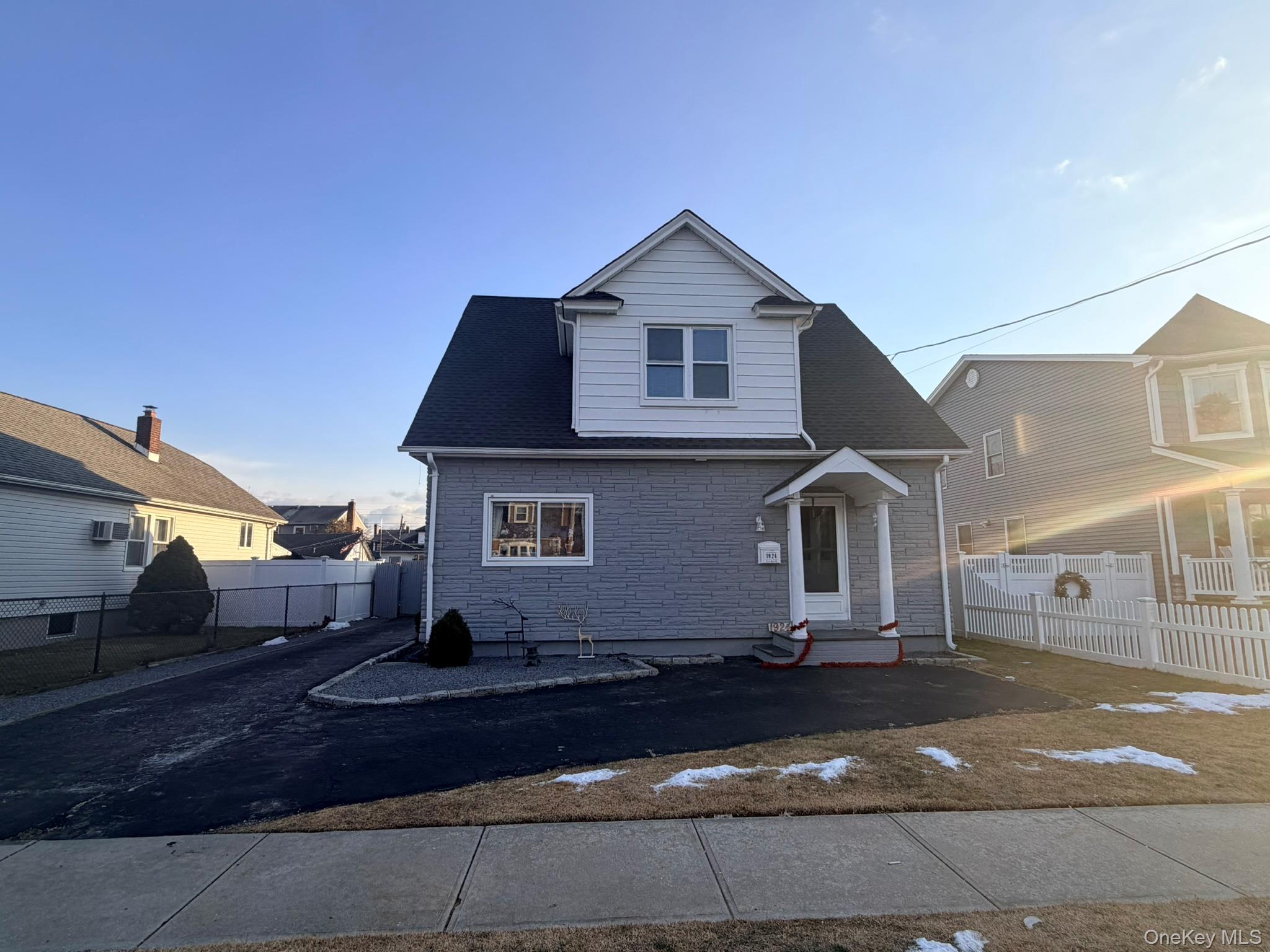 1924 Commonwealth Avenue, Merrick, NY 11566