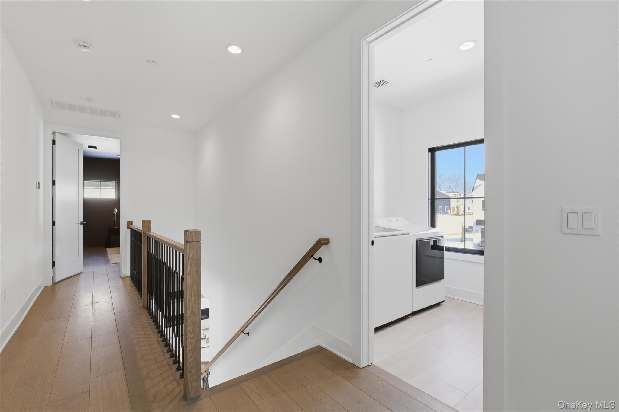 9 Sequoia Circle, Manhasset, NY 11030