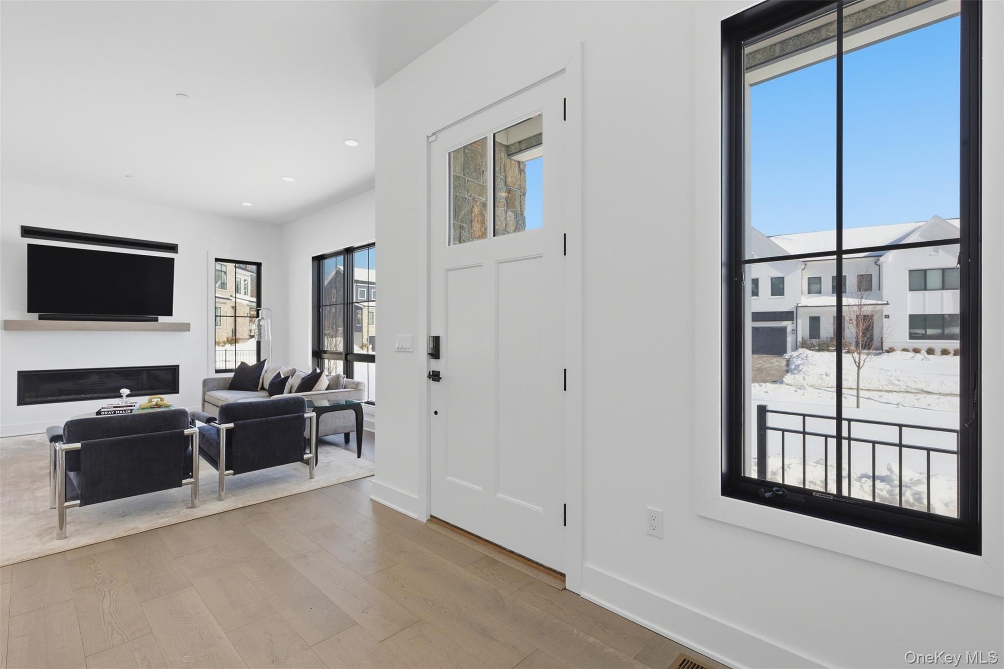 9 Sequoia Circle, Manhasset, NY 11030