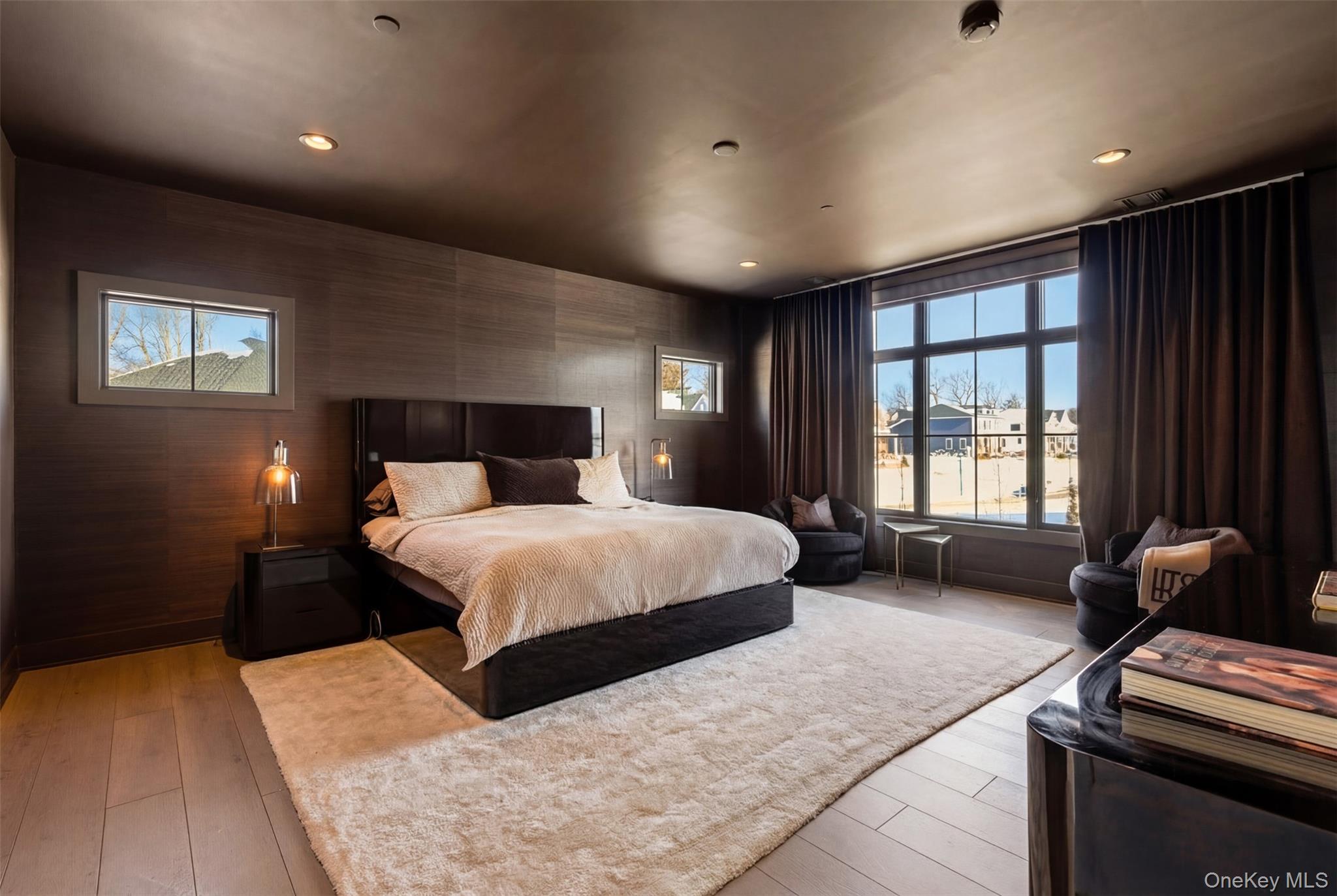 9 Sequoia Circle, Manhasset, NY 11030