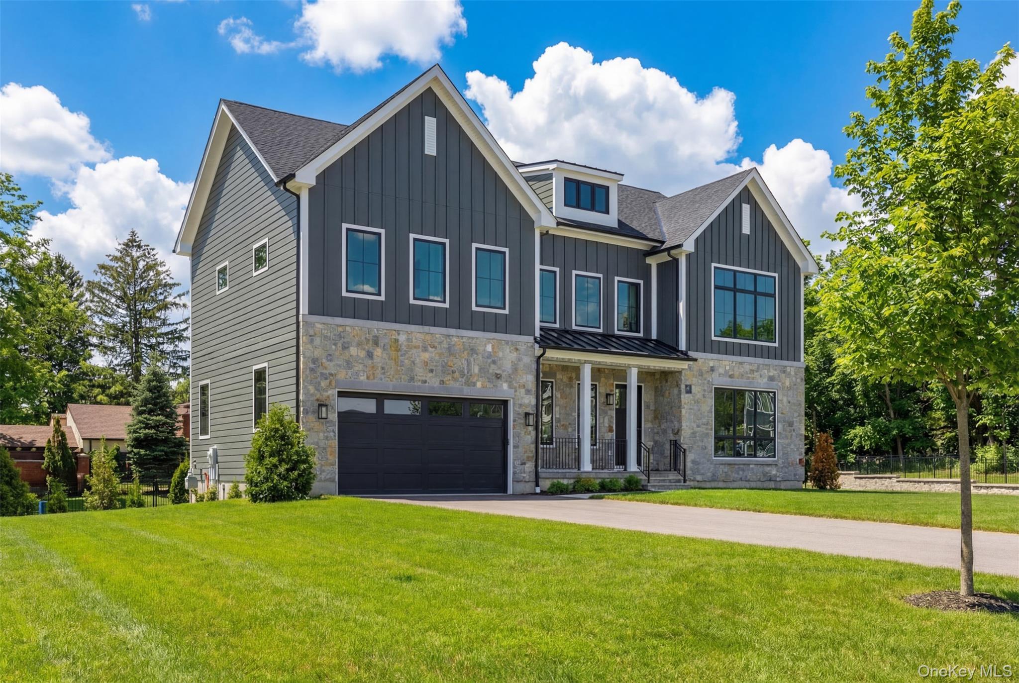 9 Sequoia Circle, Manhasset, NY 11030