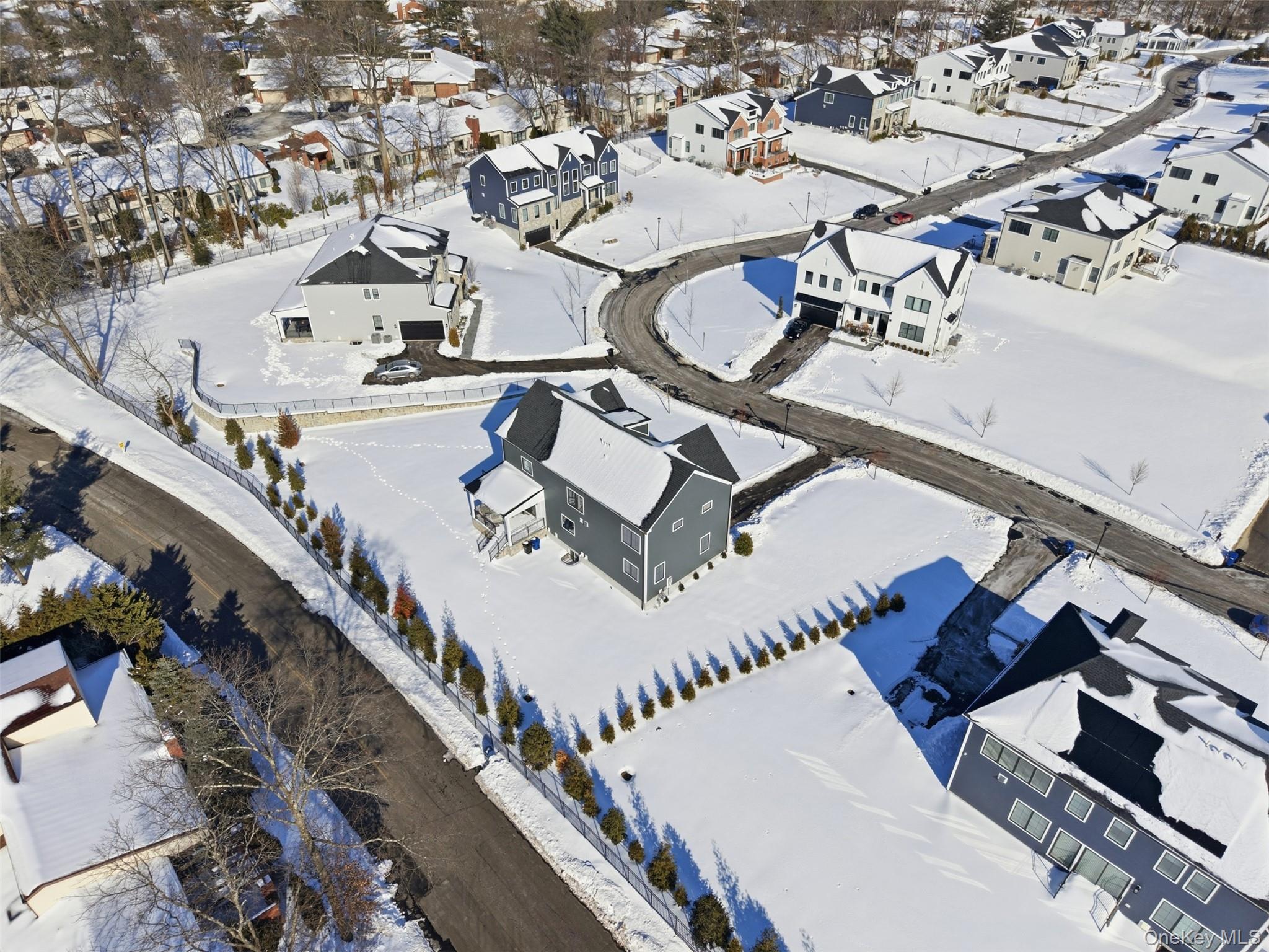 9 Sequoia Circle, Manhasset, NY 11030