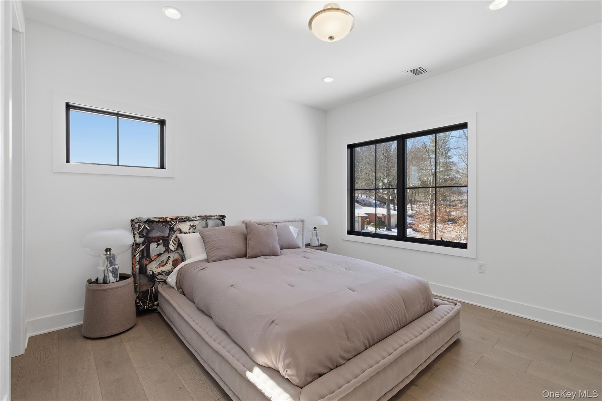 9 Sequoia Circle, Manhasset, NY 11030