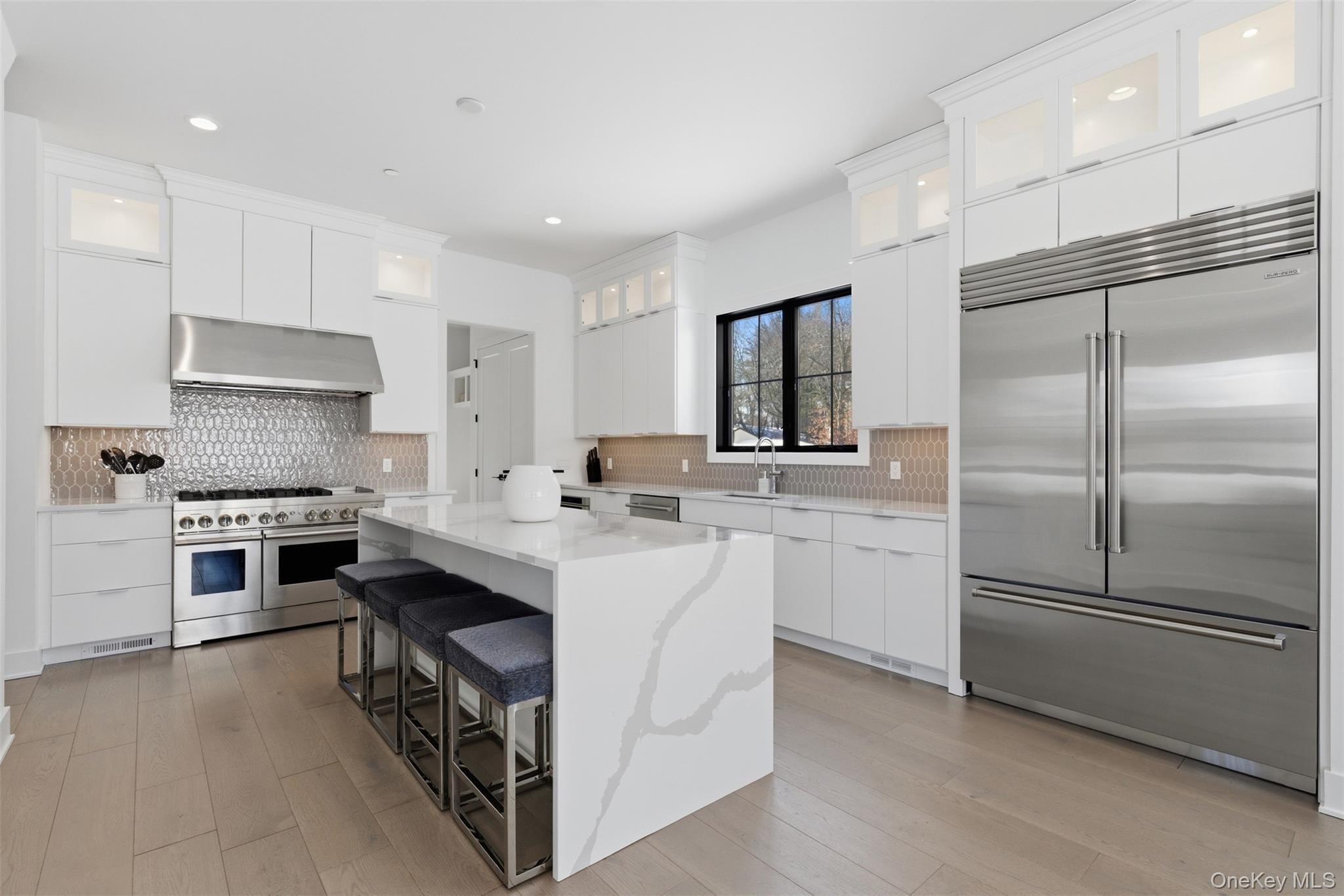 9 Sequoia Circle, Manhasset, NY 11030