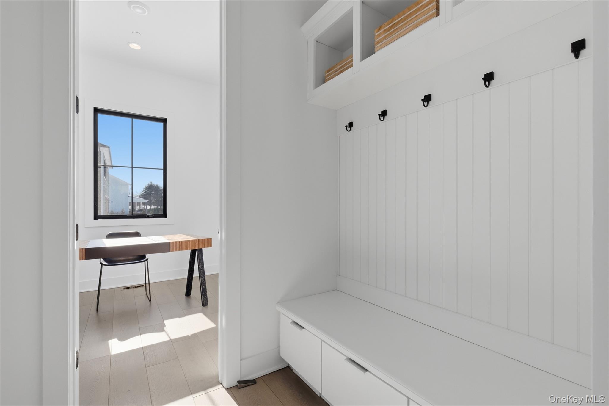 9 Sequoia Circle, Manhasset, NY 11030