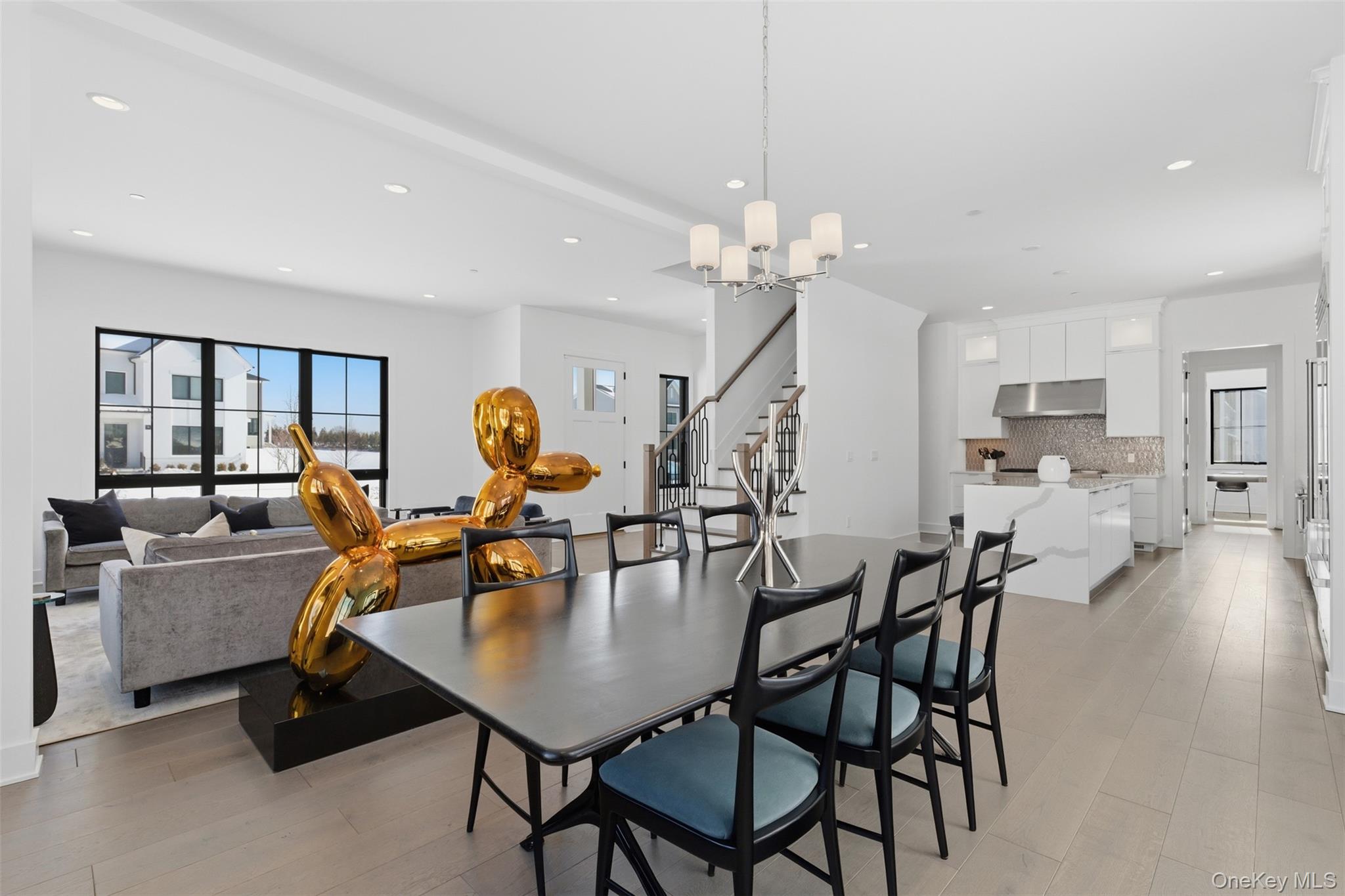 9 Sequoia Circle, Manhasset, NY 11030