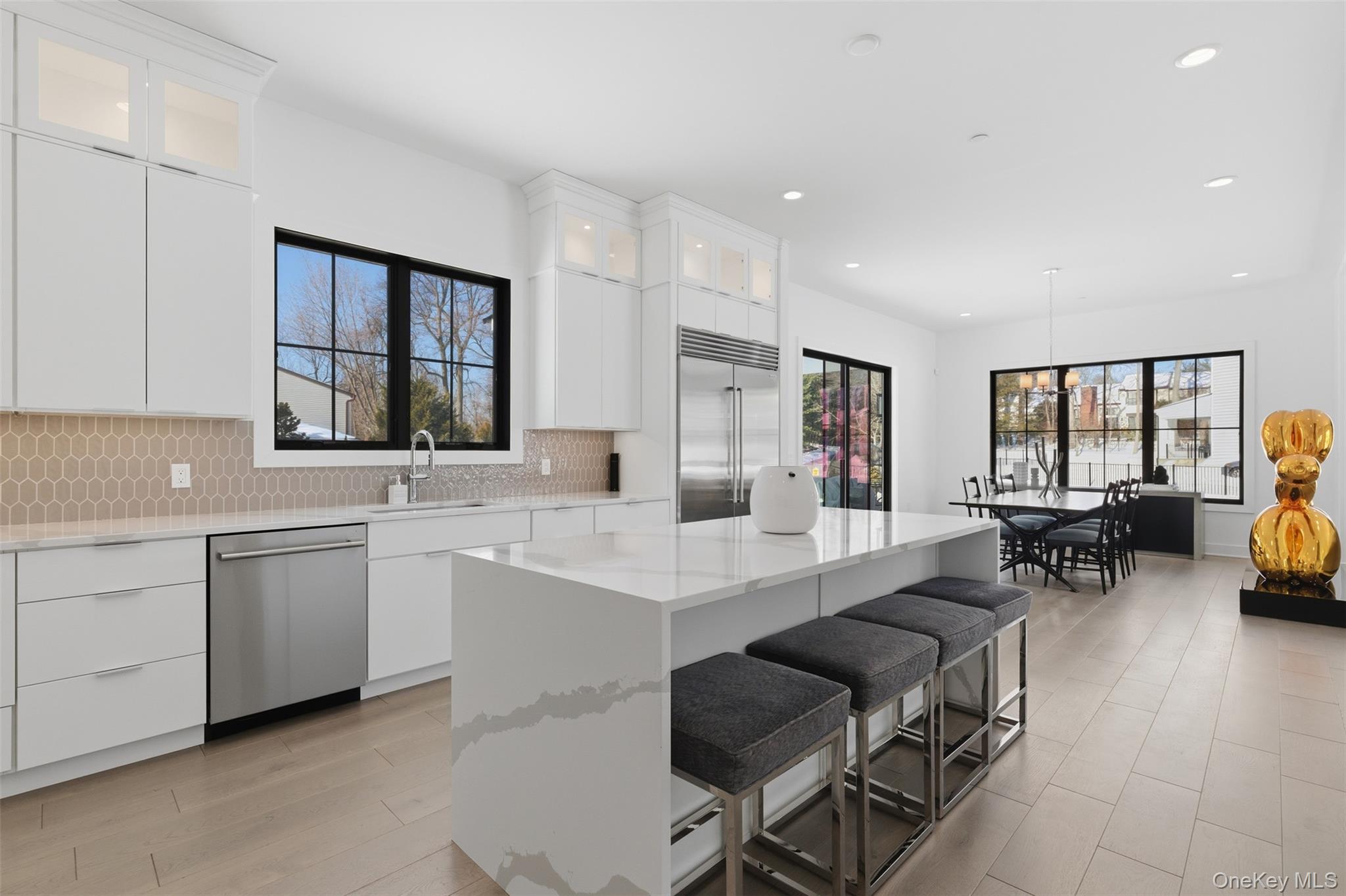 9 Sequoia Circle, Manhasset, NY 11030