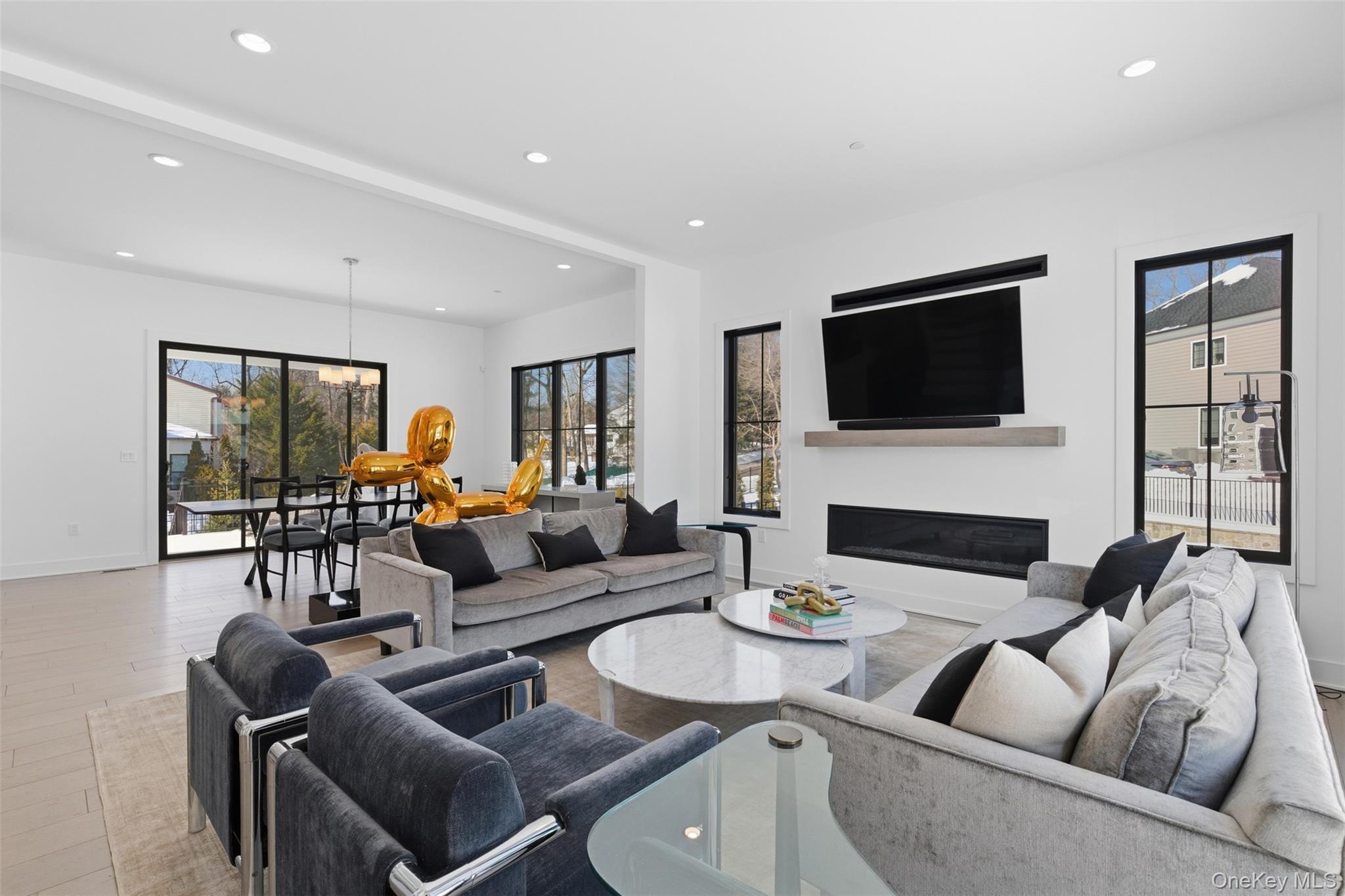 9 Sequoia Circle, Manhasset, NY 11030