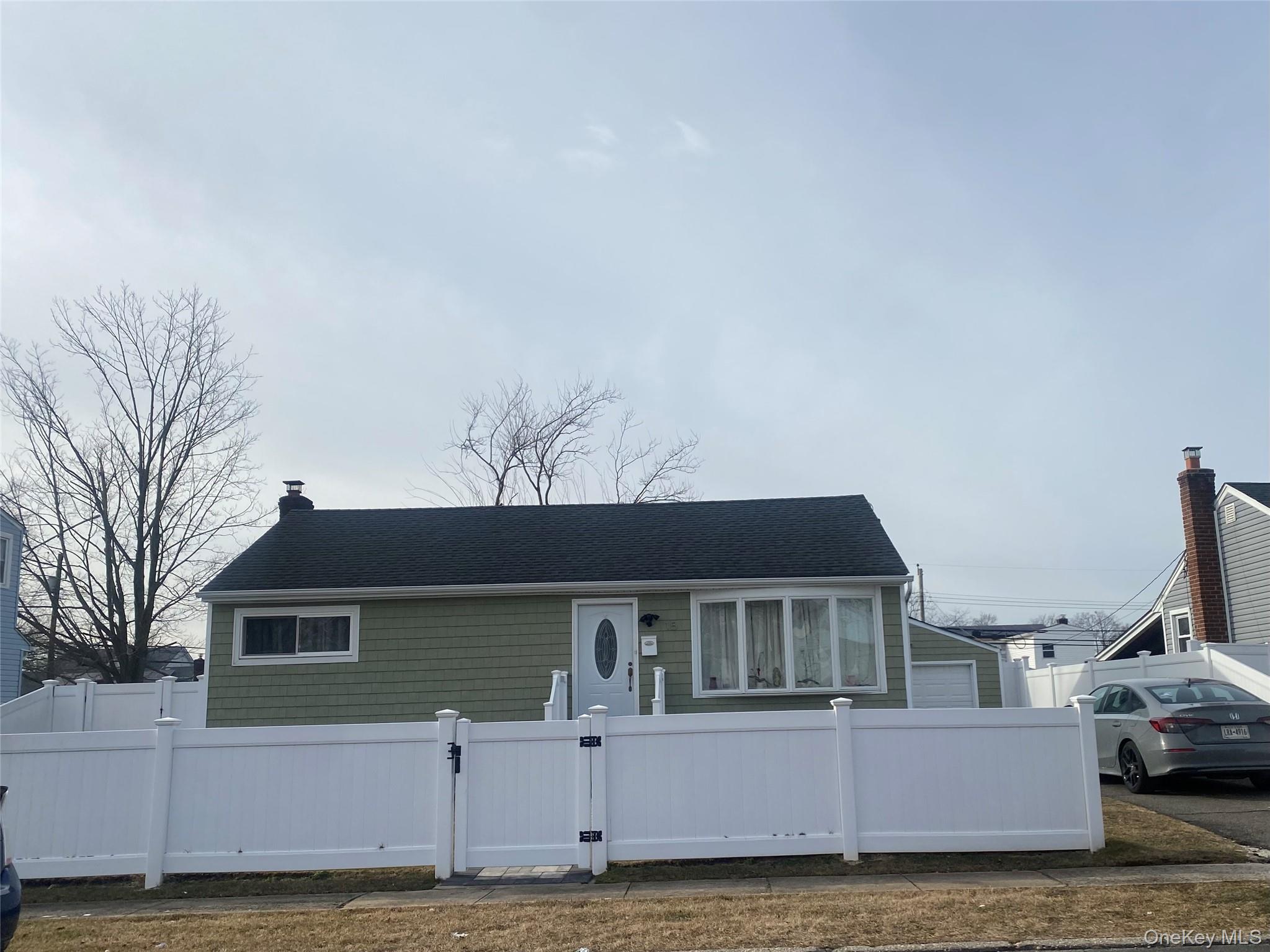 15 Penndale Drive, Amityville, NY 11701