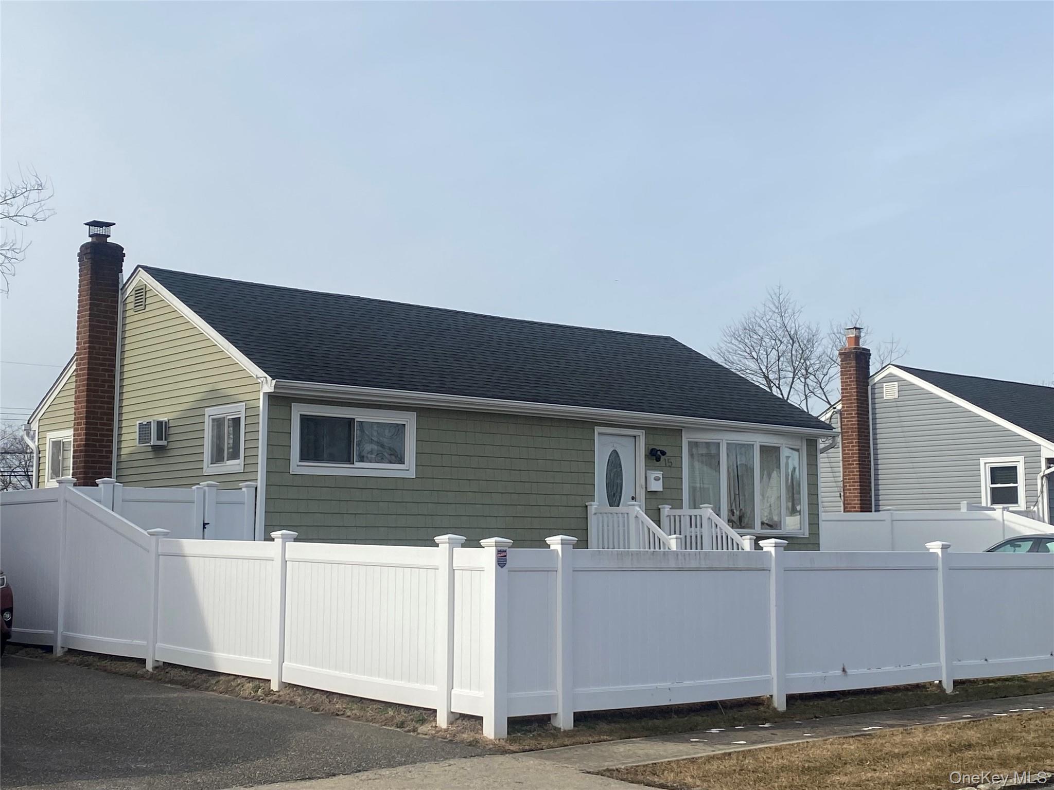 15 Penndale Drive, Amityville, NY 11701