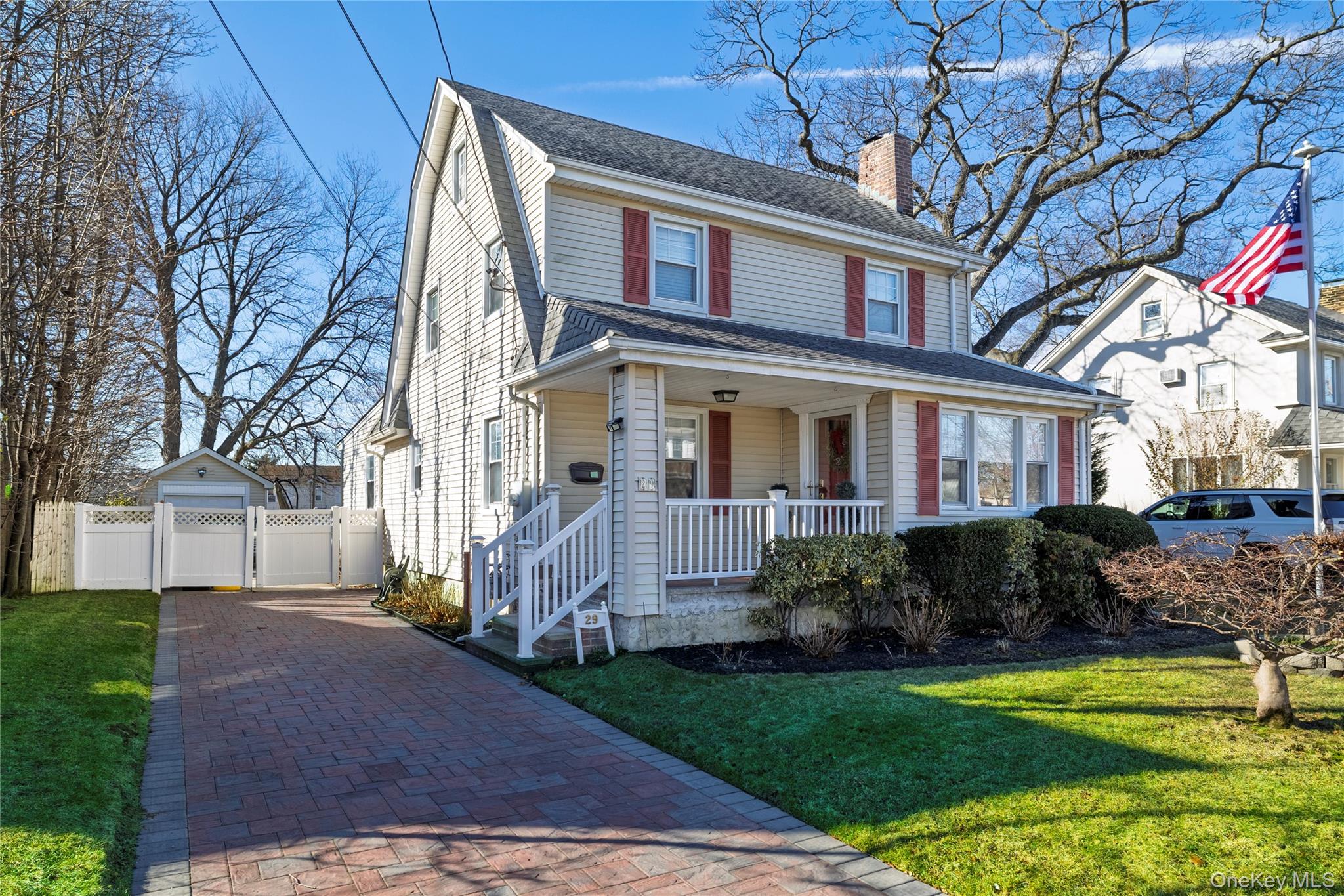 29 Norwich Avenue, Lynbrook, NY 11563