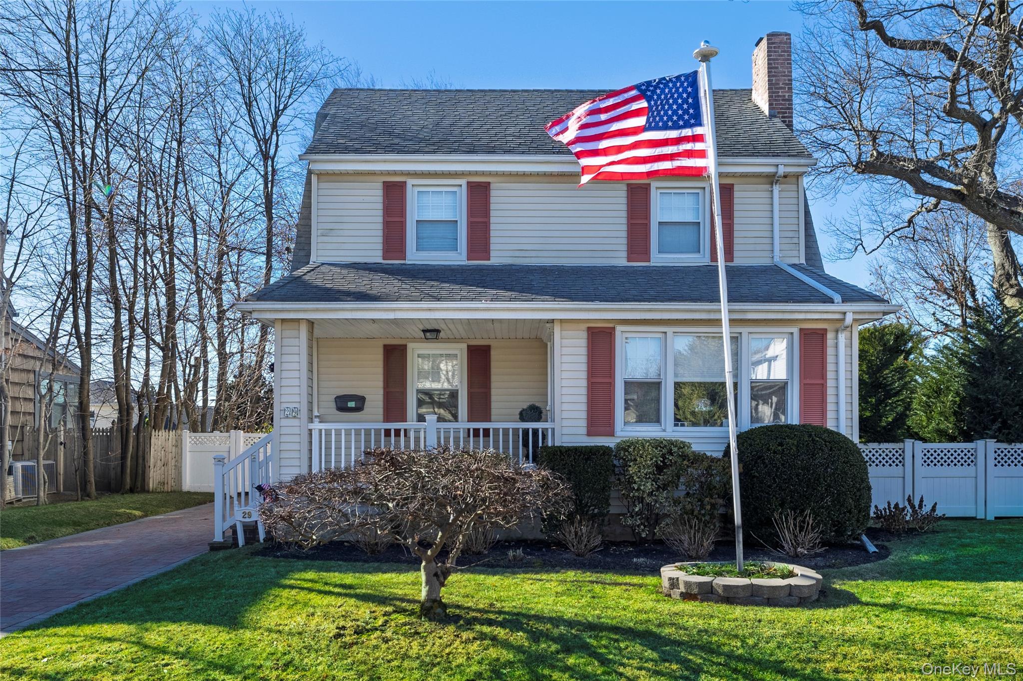 29 Norwich Avenue, Lynbrook, NY 11563