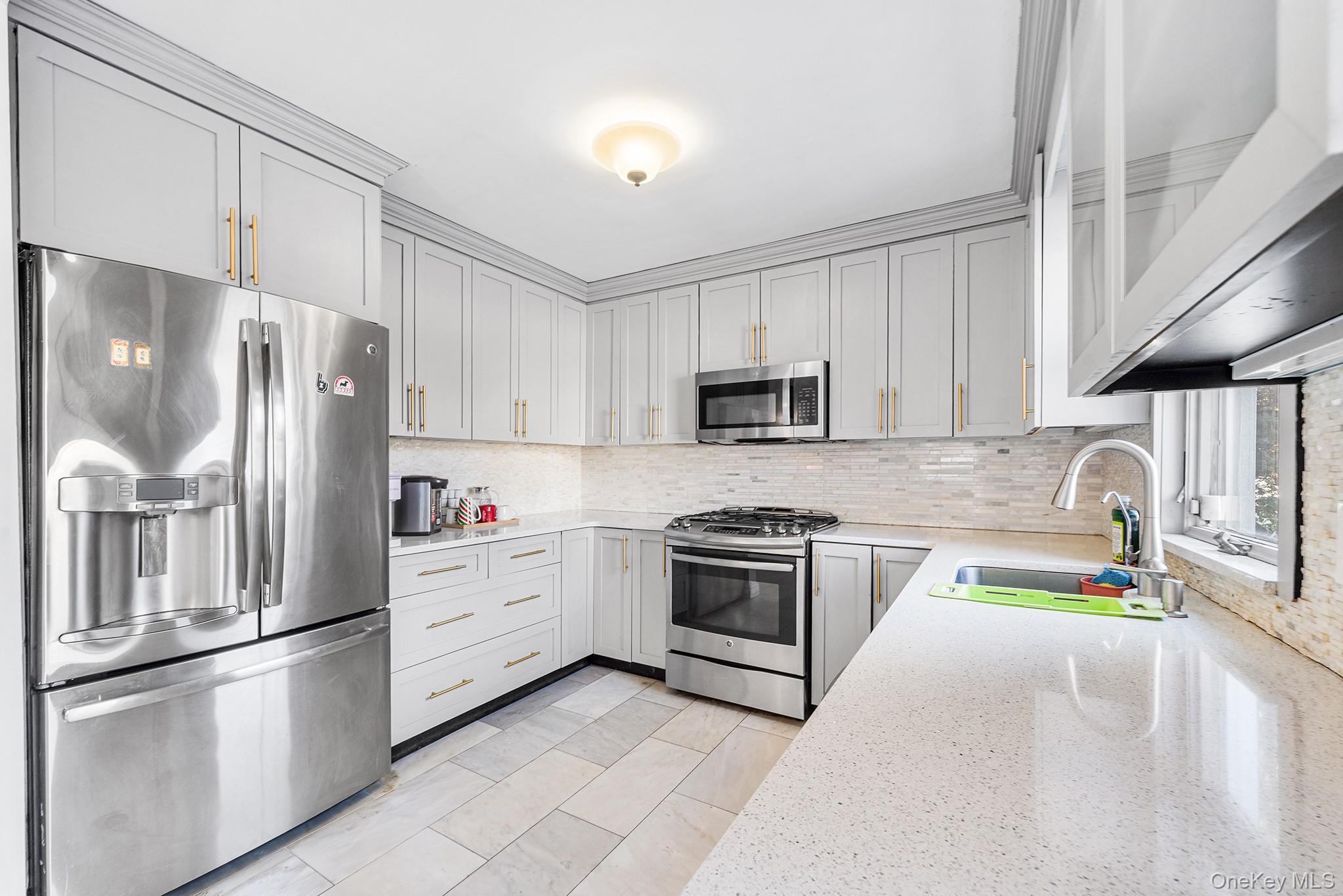 36 Brian Street, New Hyde Park, NY 11040