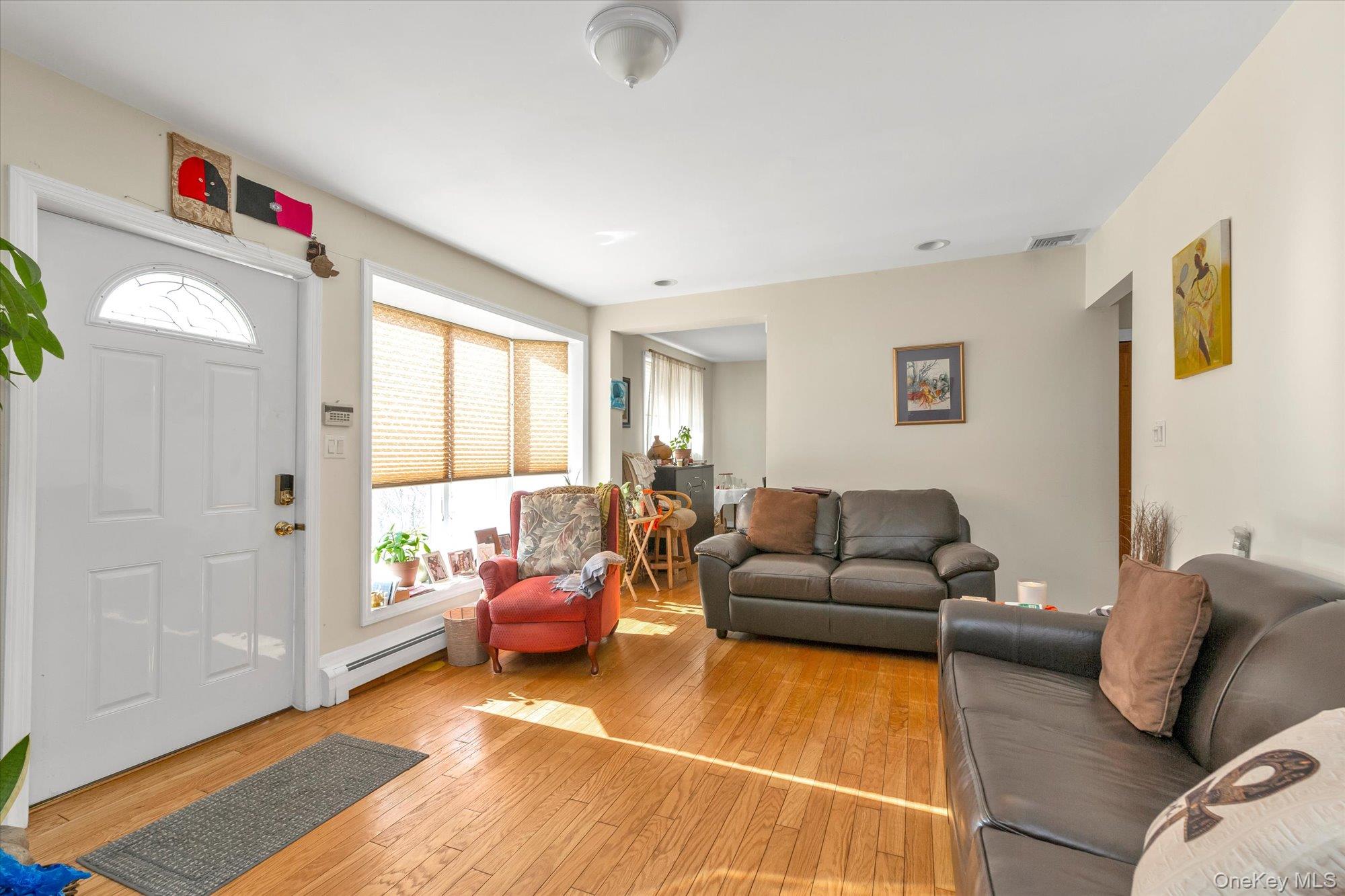 88 Spruce Lane, Valley Stream, NY 11581