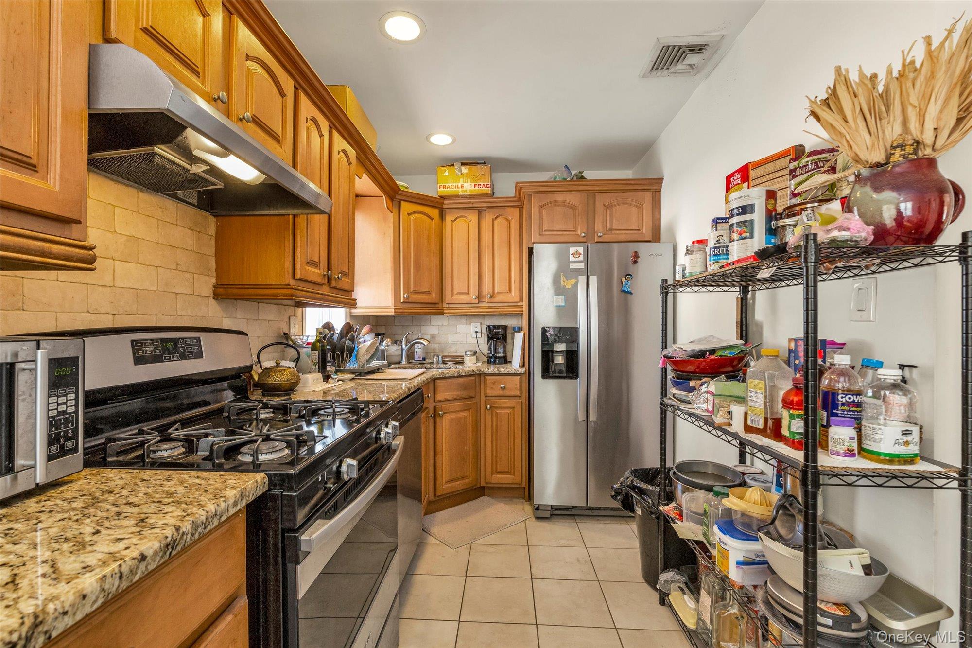 88 Spruce Lane, Valley Stream, NY 11581