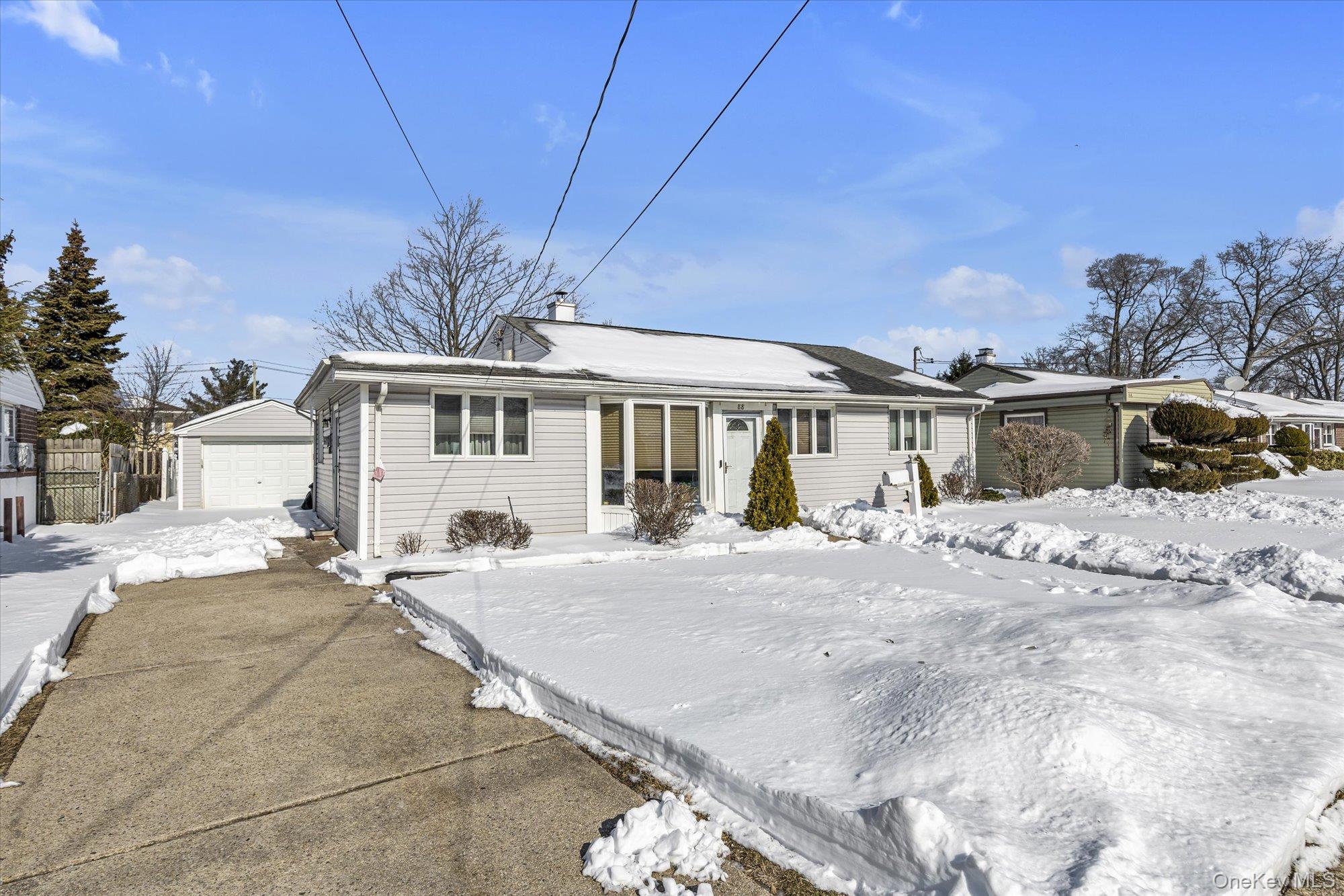 88 Spruce Lane, Valley Stream, NY 11581