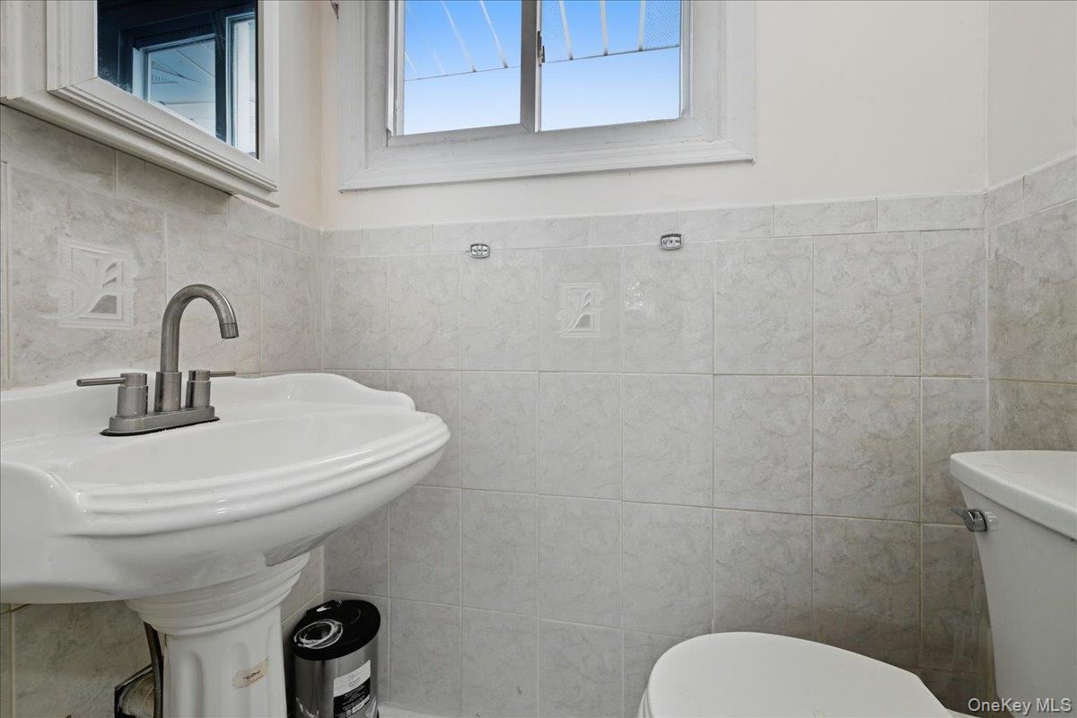 5 Plum Tree Lane, Commack, NY 11725