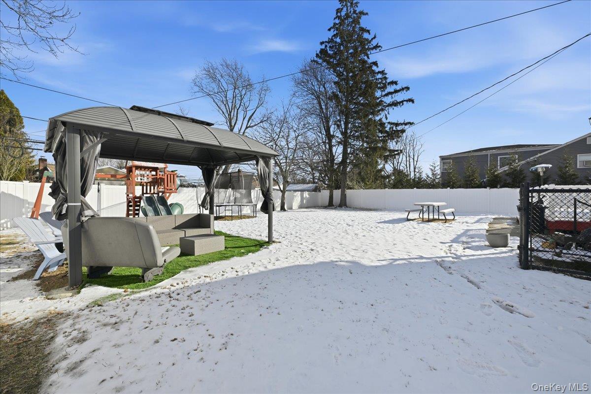 5 Plum Tree Lane, Commack, NY 11725