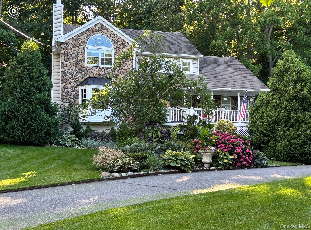 6 Sandy Hollow Road, Centerport, NY 11721