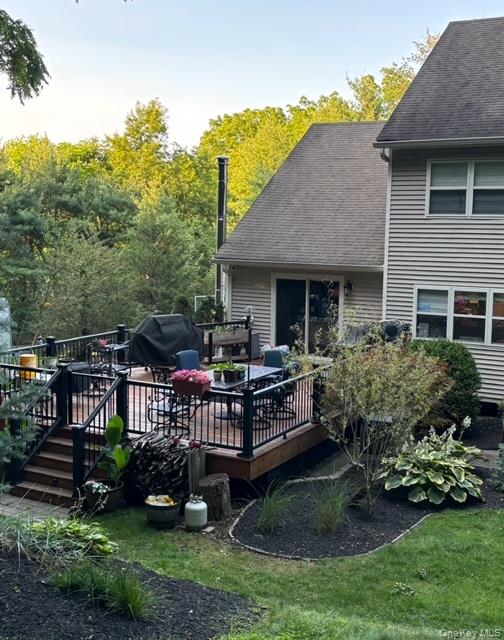 6 Sandy Hollow Road, Centerport, NY 11721