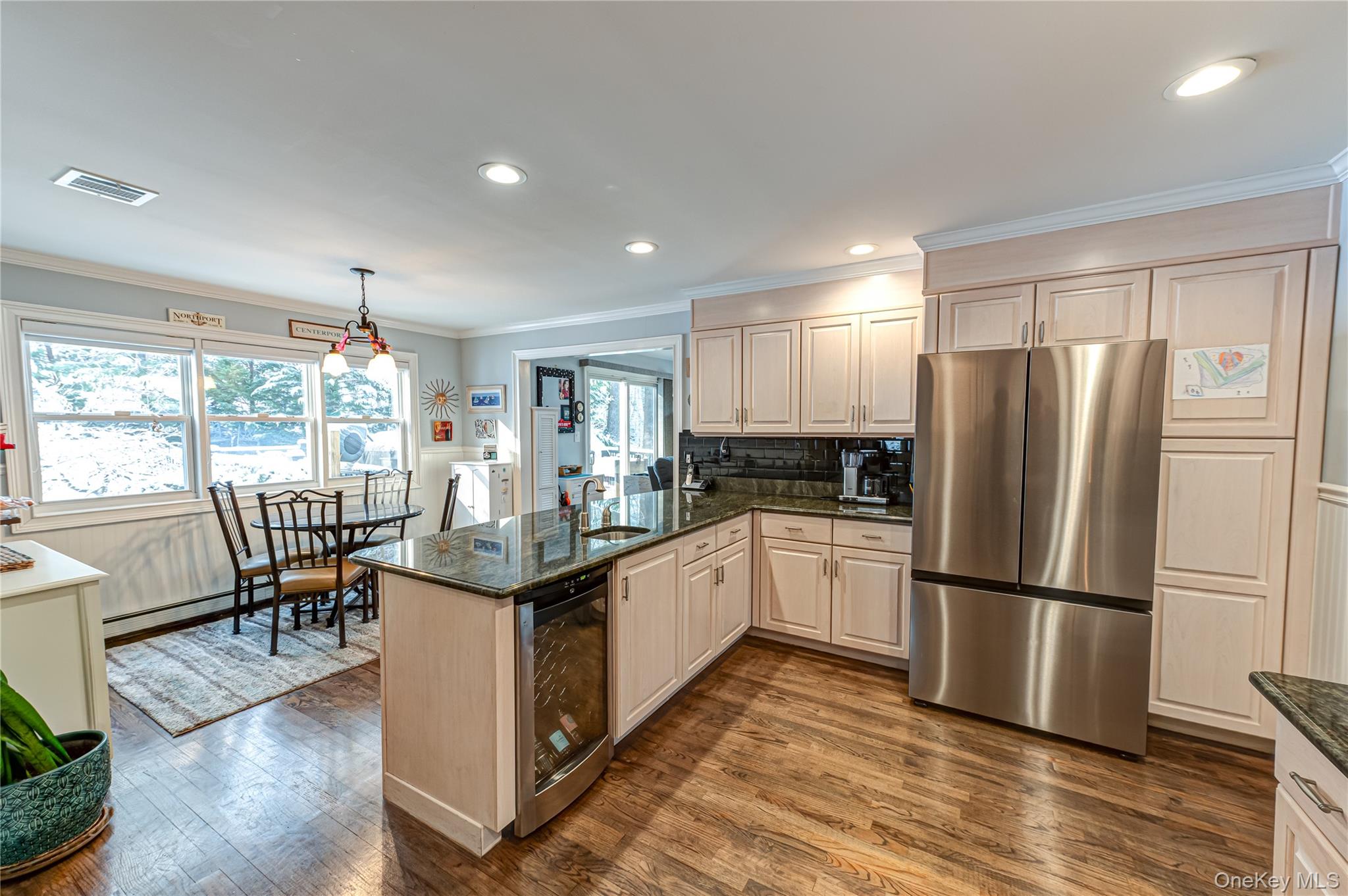 6 Sandy Hollow Road, Centerport, NY 11721