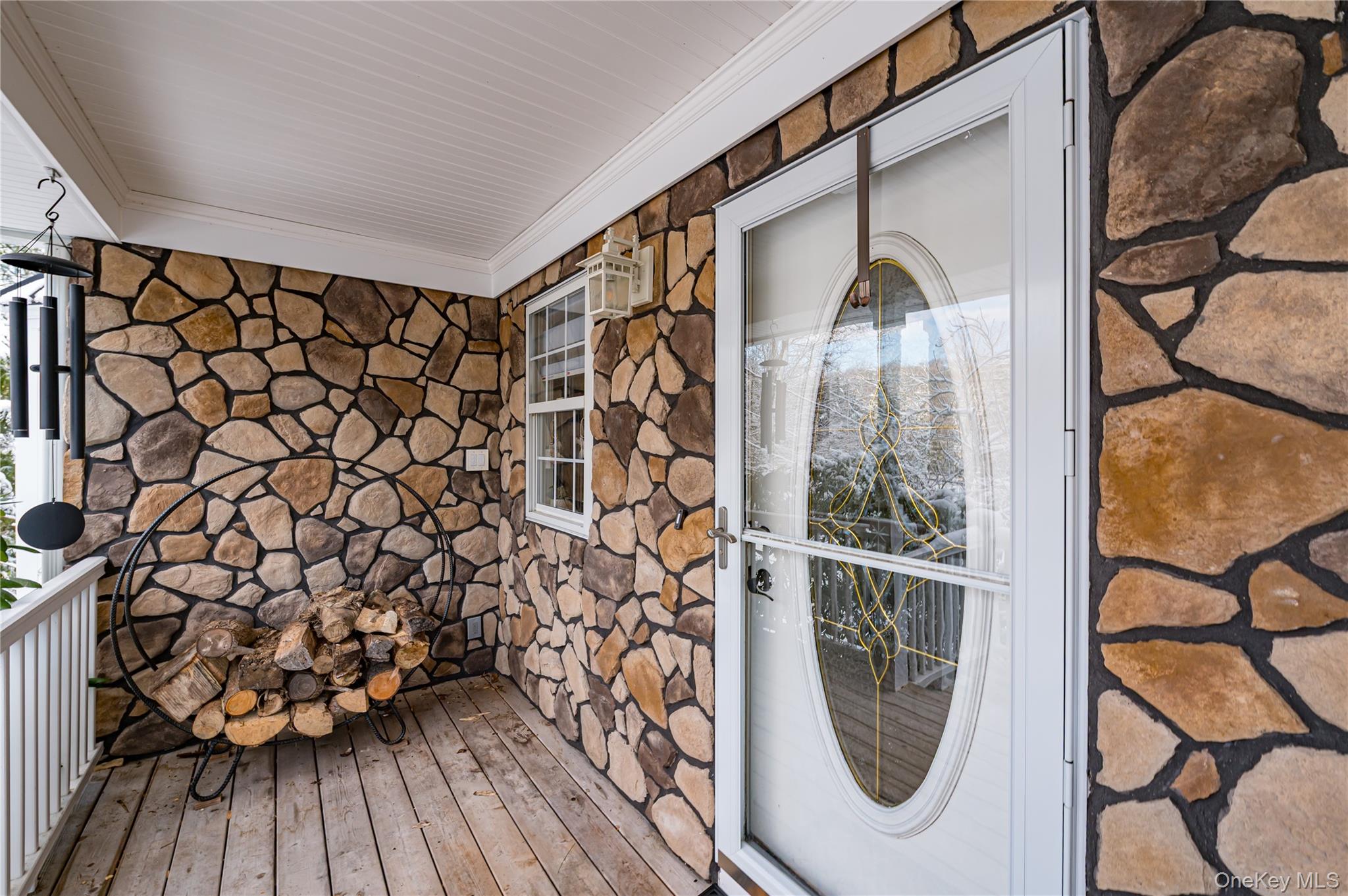 6 Sandy Hollow Road, Centerport, NY 11721