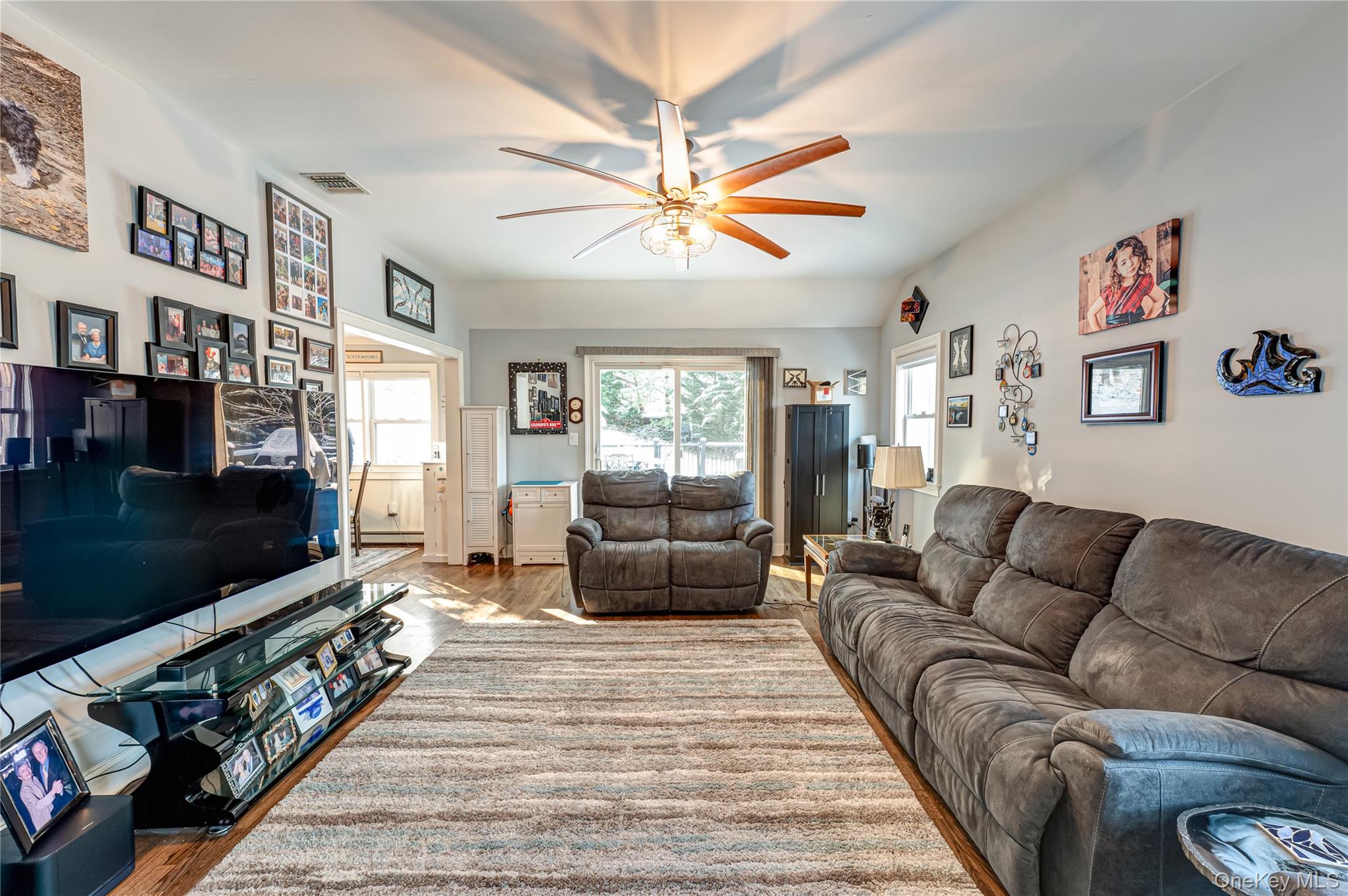 6 Sandy Hollow Road, Centerport, NY 11721