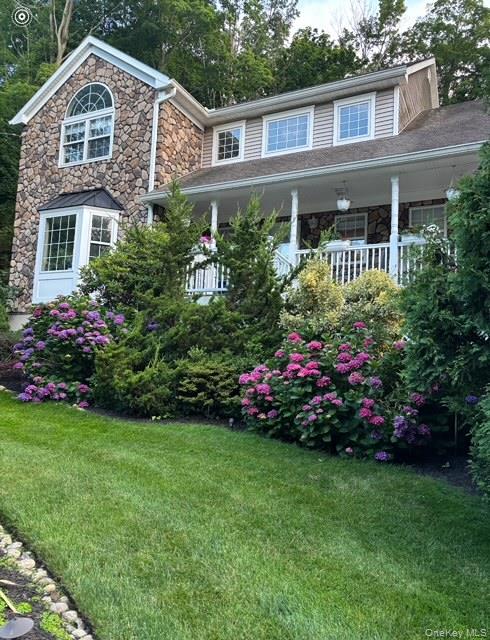 6 Sandy Hollow Road, Centerport, NY 11721