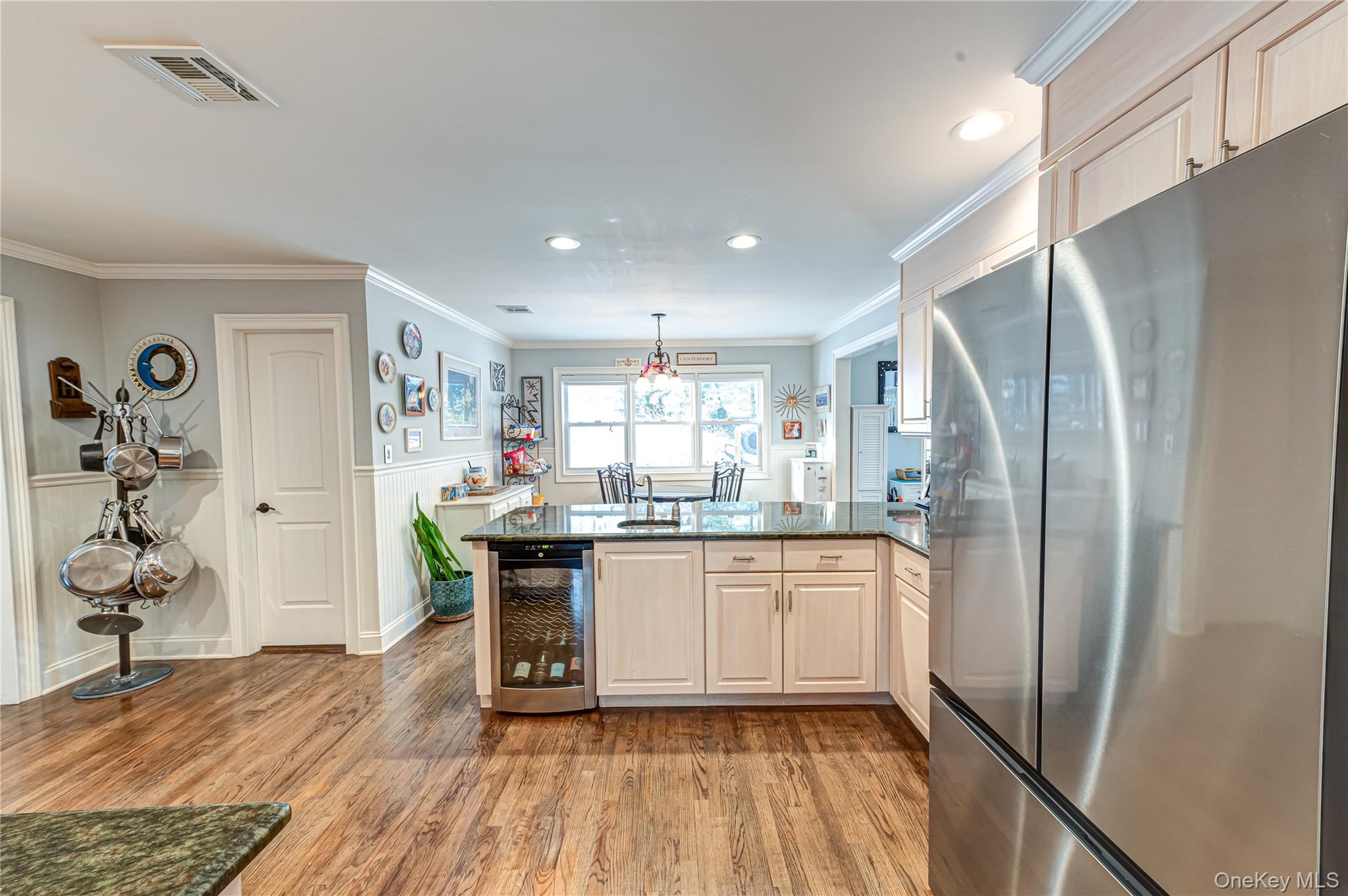 6 Sandy Hollow Road, Centerport, NY 11721