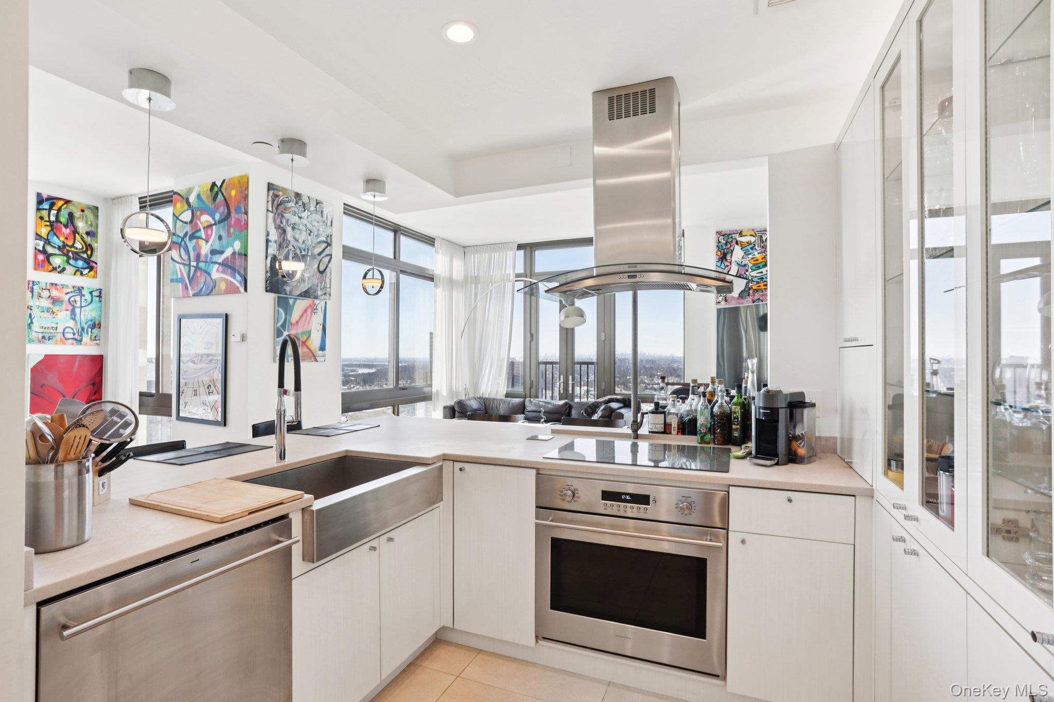 175 Huguenot Street # PH-302, New Rochelle, NY 10801