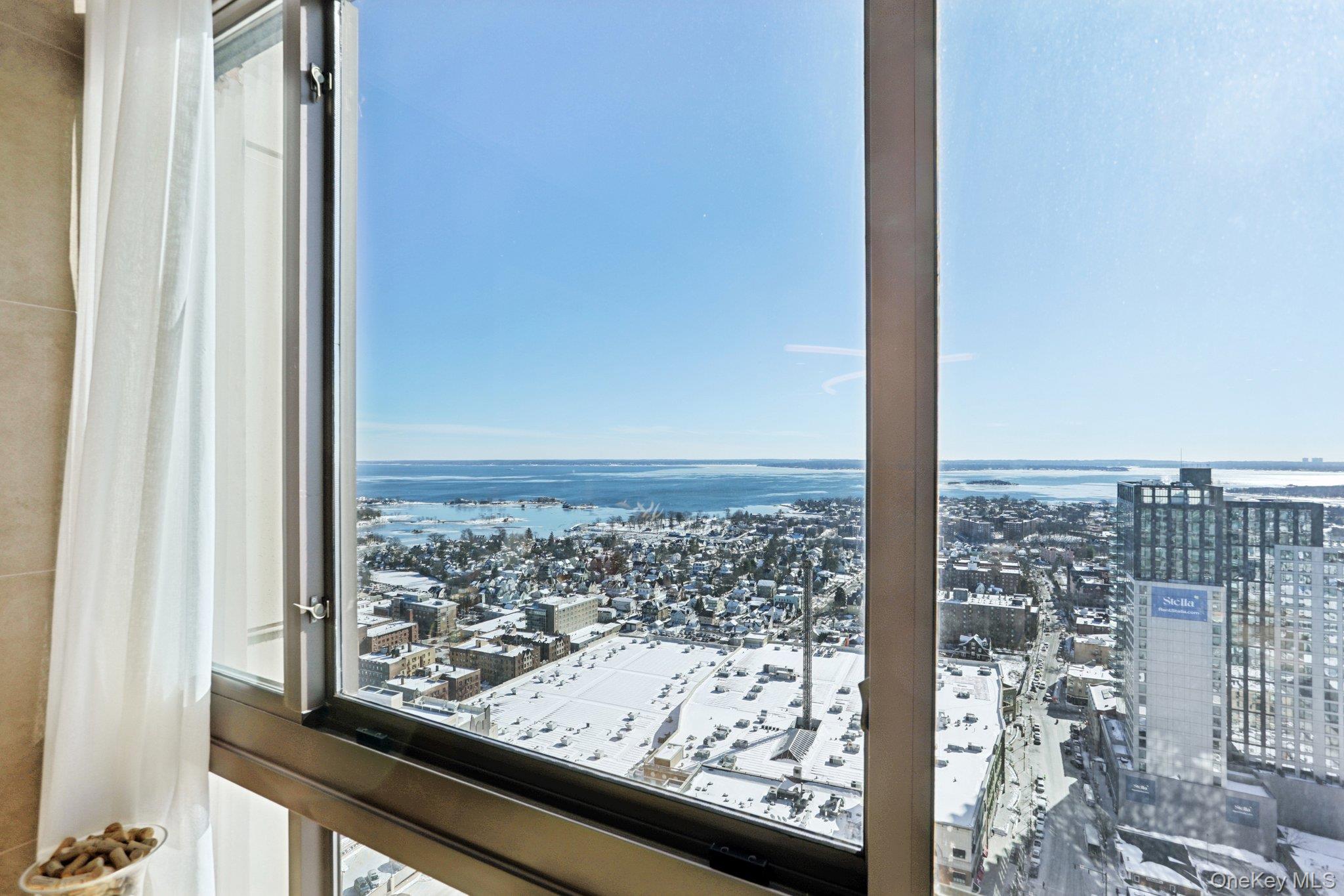 175 Huguenot Street # PH-302, New Rochelle, NY 10801