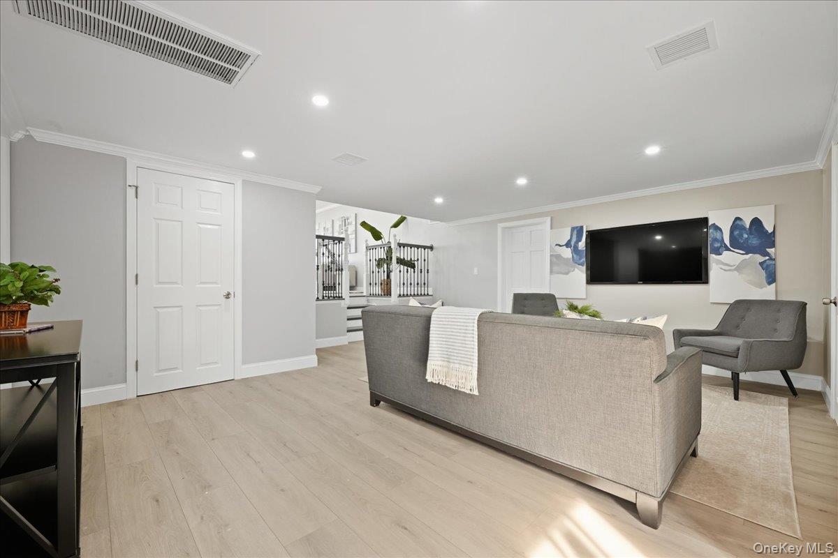 1050 Hastings Street, Baldwin, NY 11510