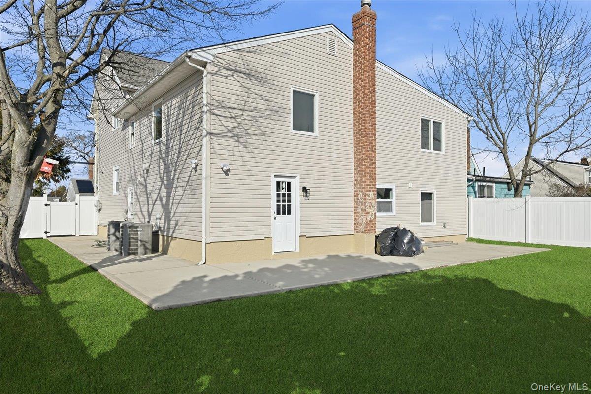 1050 Hastings Street, Baldwin, NY 11510