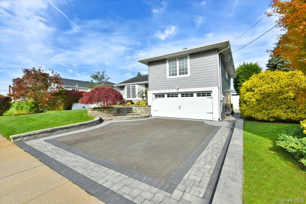 72 Narwood Road, Massapequa, NY 11758