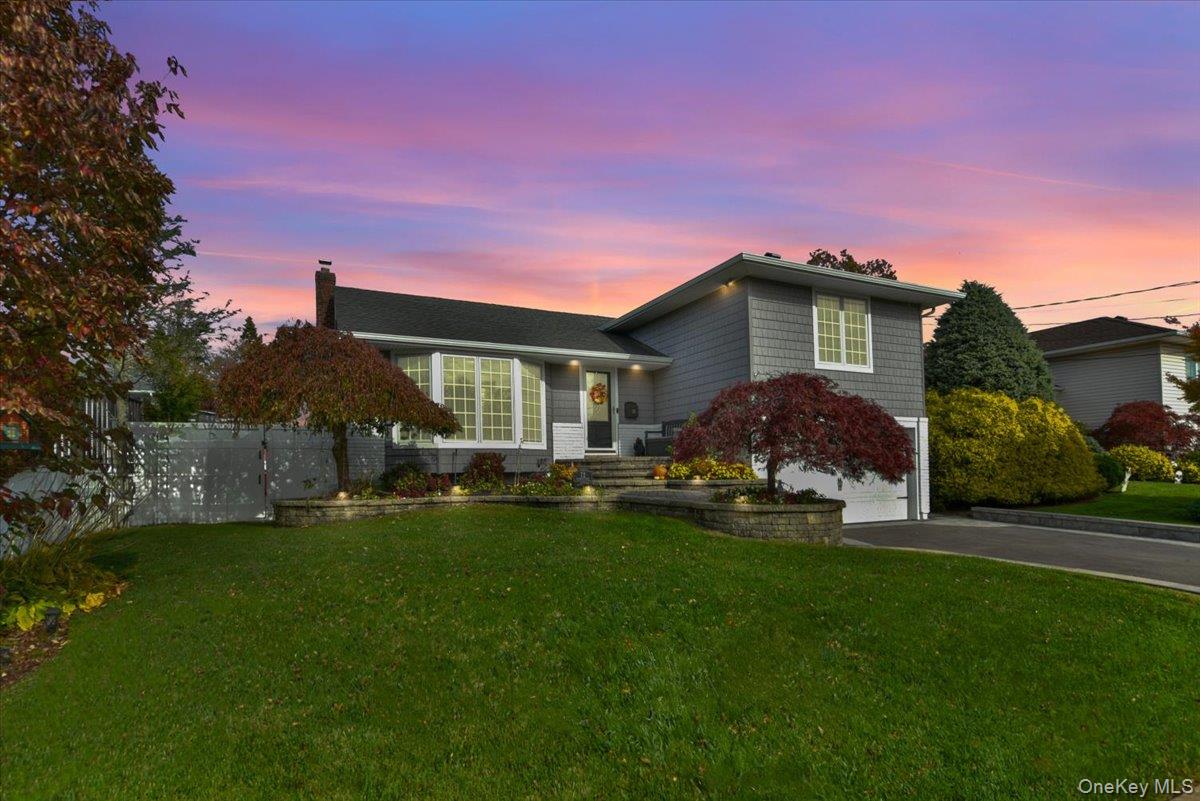 72 Narwood Road, Massapequa, NY 11758