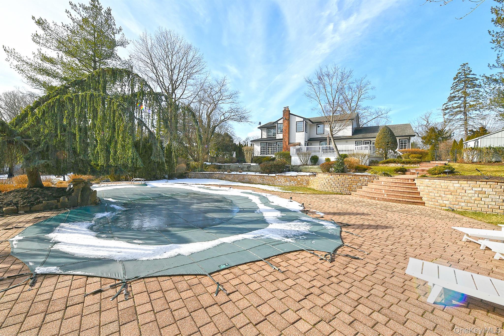 17 Susan Lane, Dix Hills, NY 11746