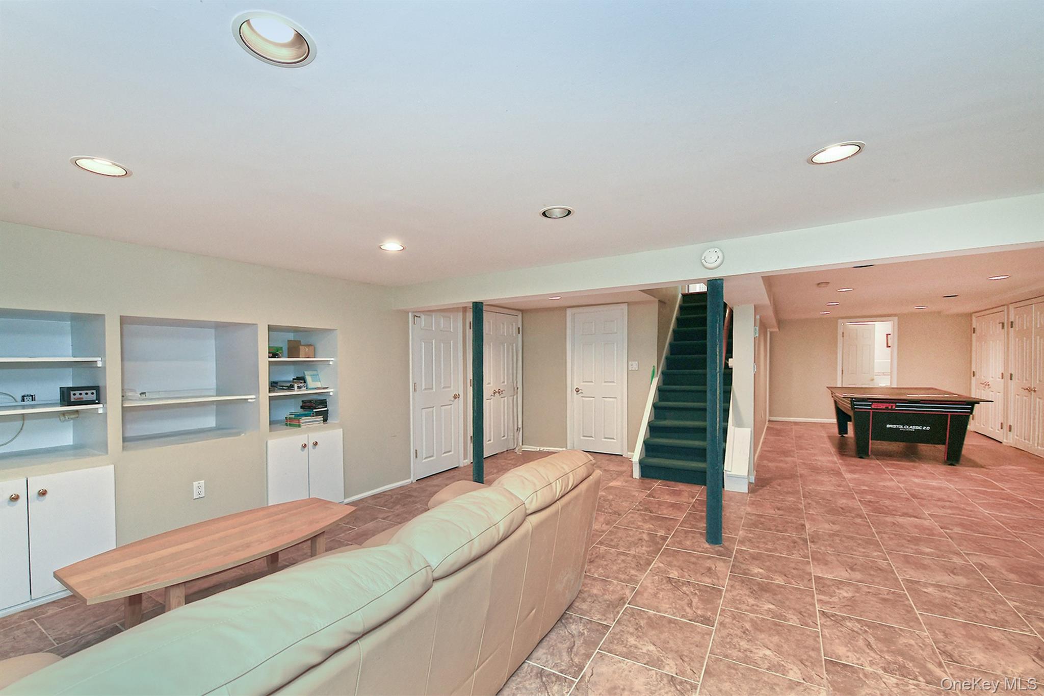 17 Susan Lane, Dix Hills, NY 11746