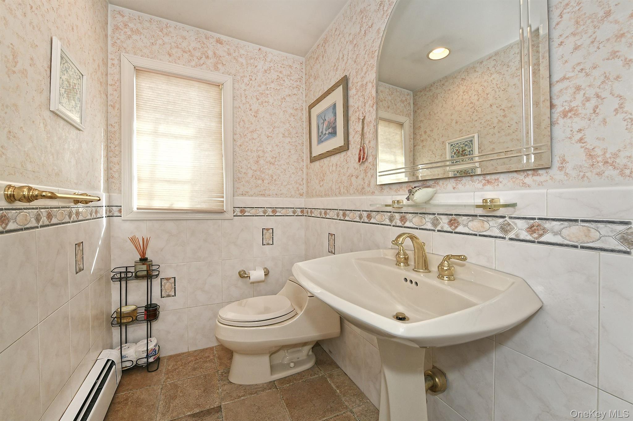 17 Susan Lane, Dix Hills, NY 11746