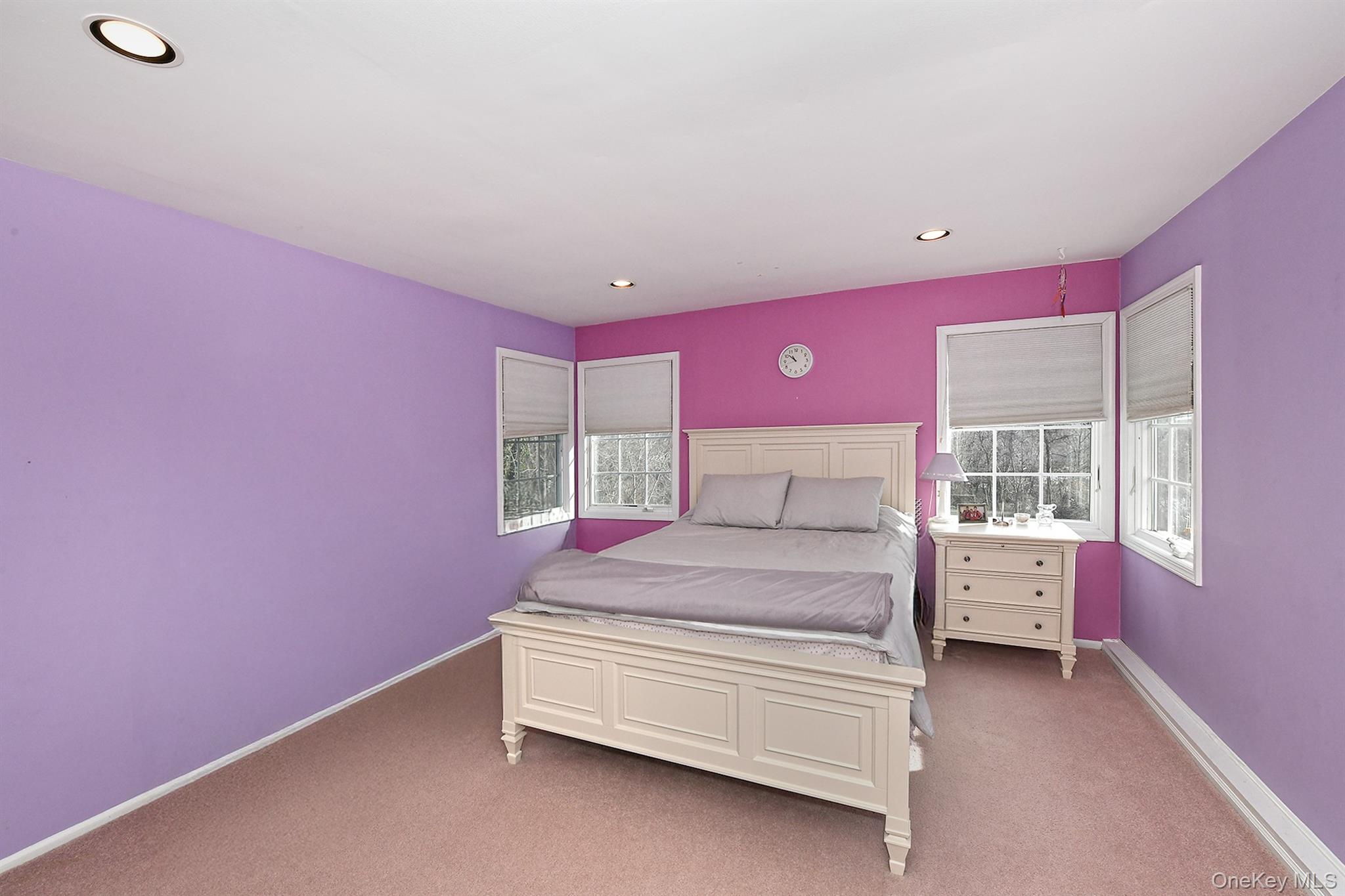 17 Susan Lane, Dix Hills, NY 11746