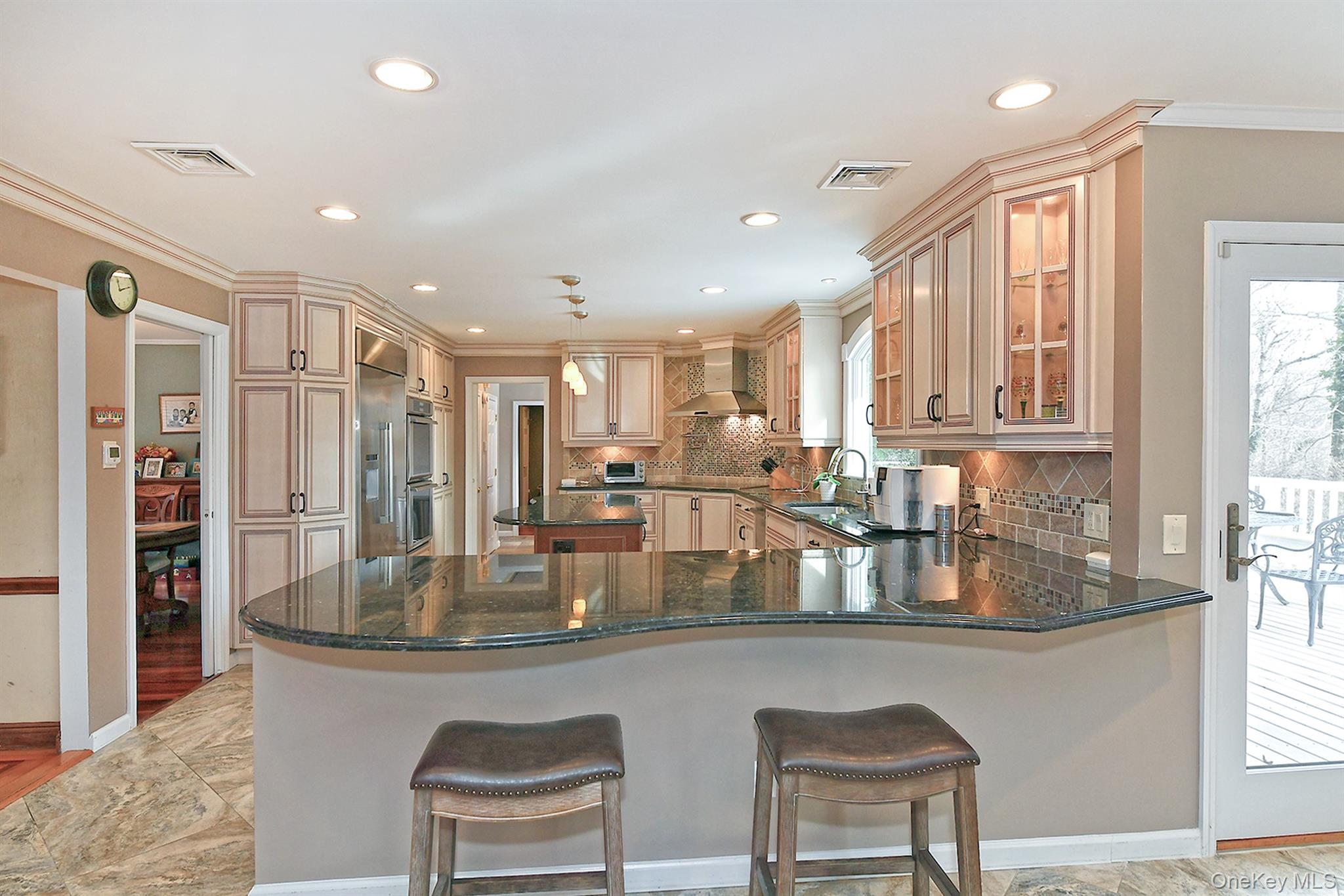 17 Susan Lane, Dix Hills, NY 11746