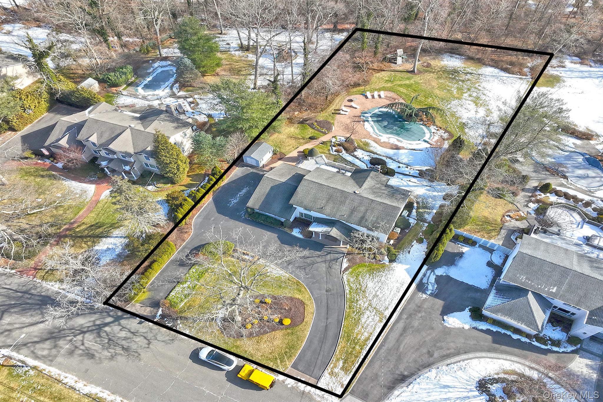 17 Susan Lane, Dix Hills, NY 11746