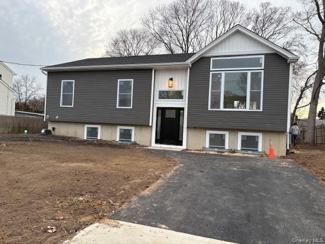 10 Amarr Drive, Shirley, NY 11967