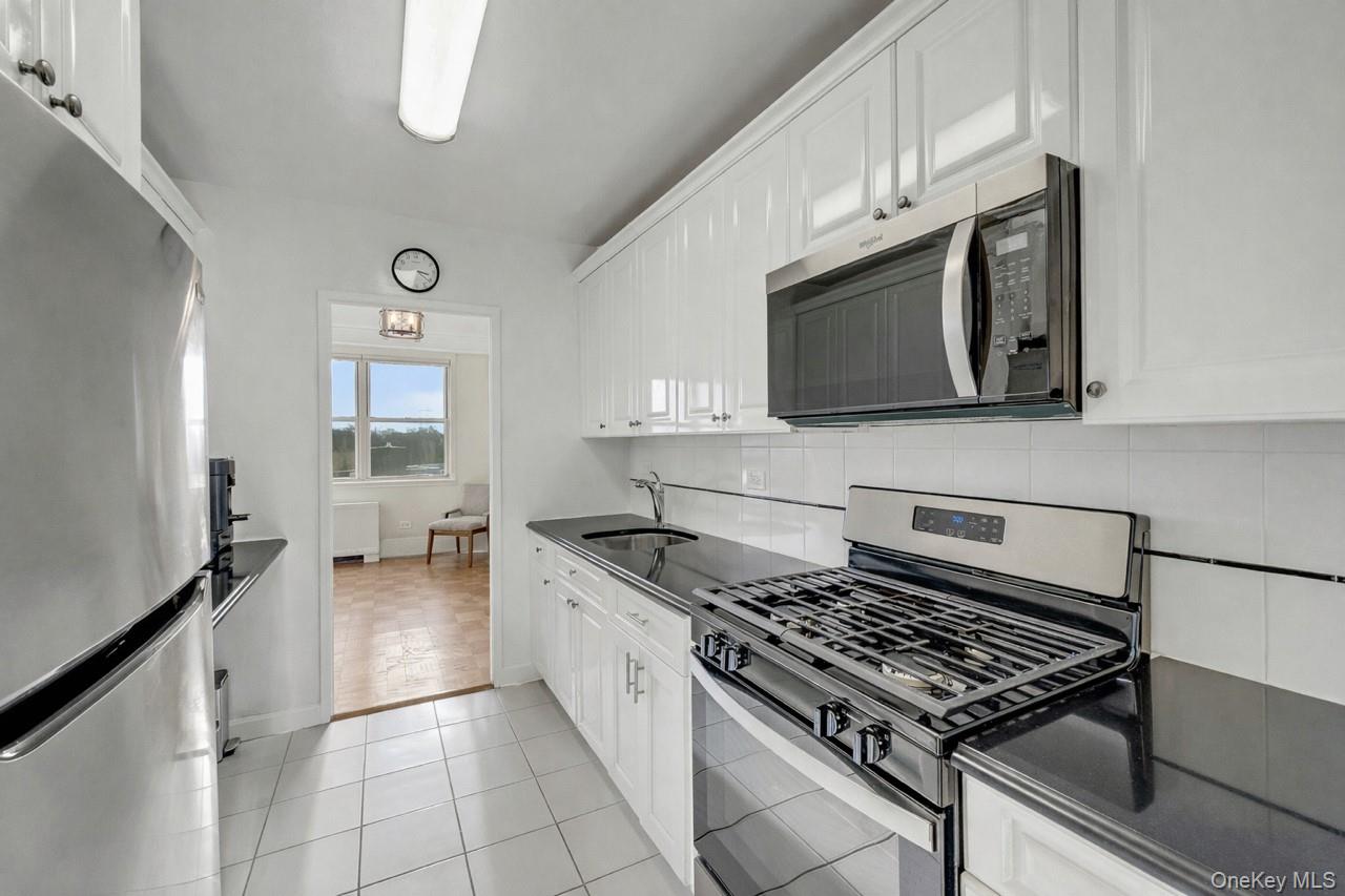 615 Palmer # 1004, Yonkers, NY 10701