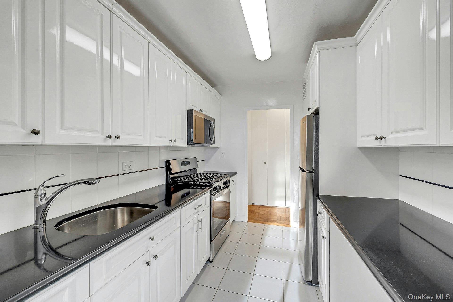 615 Palmer # 1004, Yonkers, NY 10701