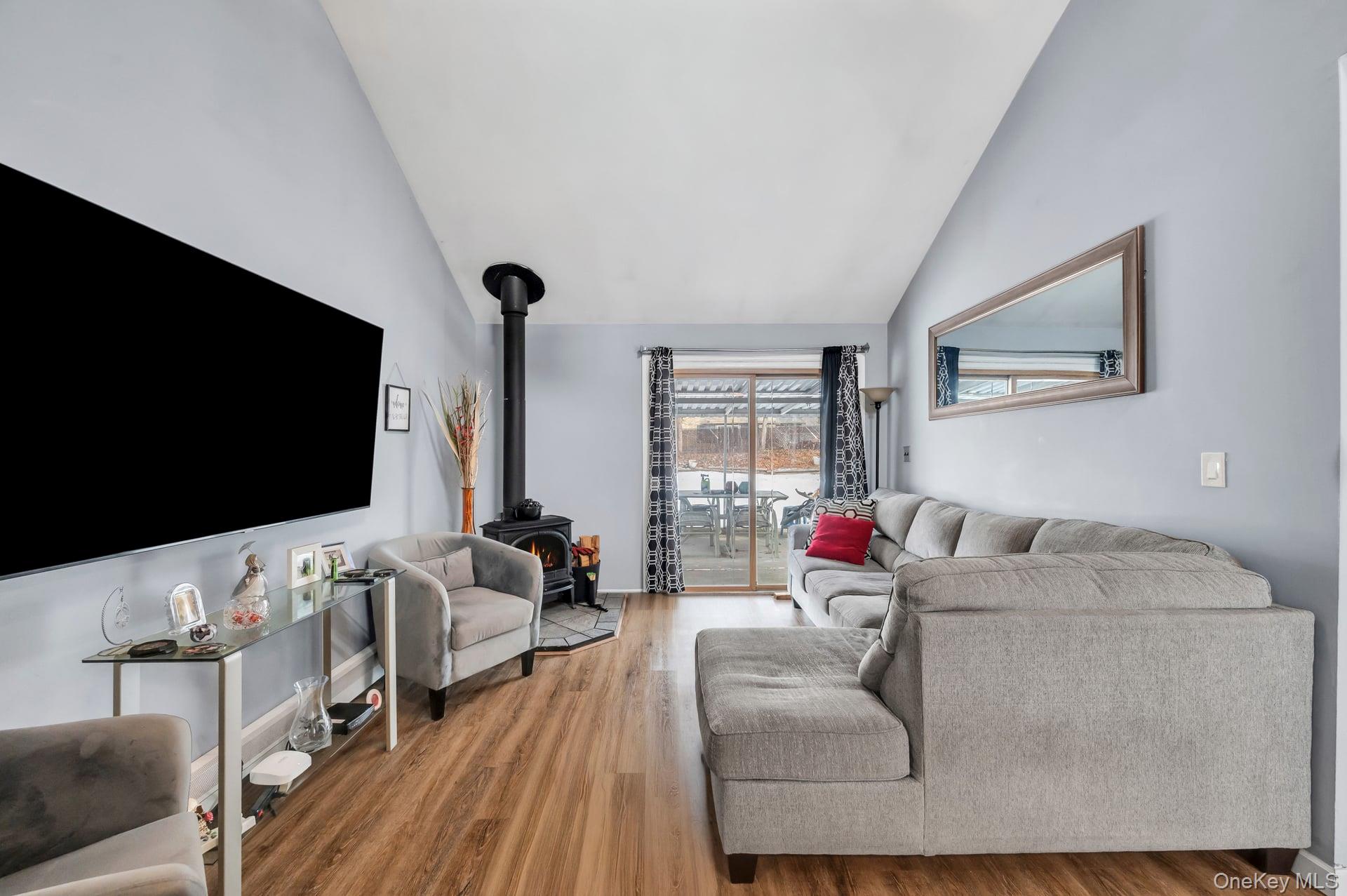 17 Groton Lane, Coram, NY 11727