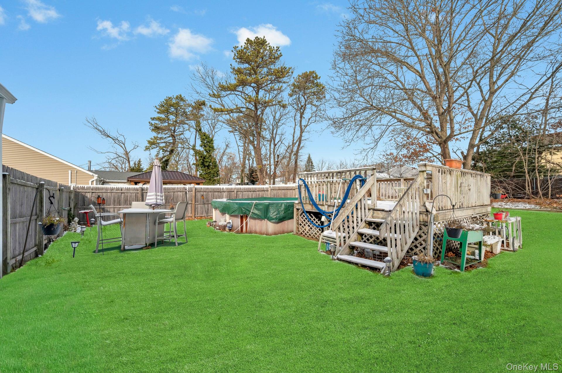 17 Groton Lane, Coram, NY 11727