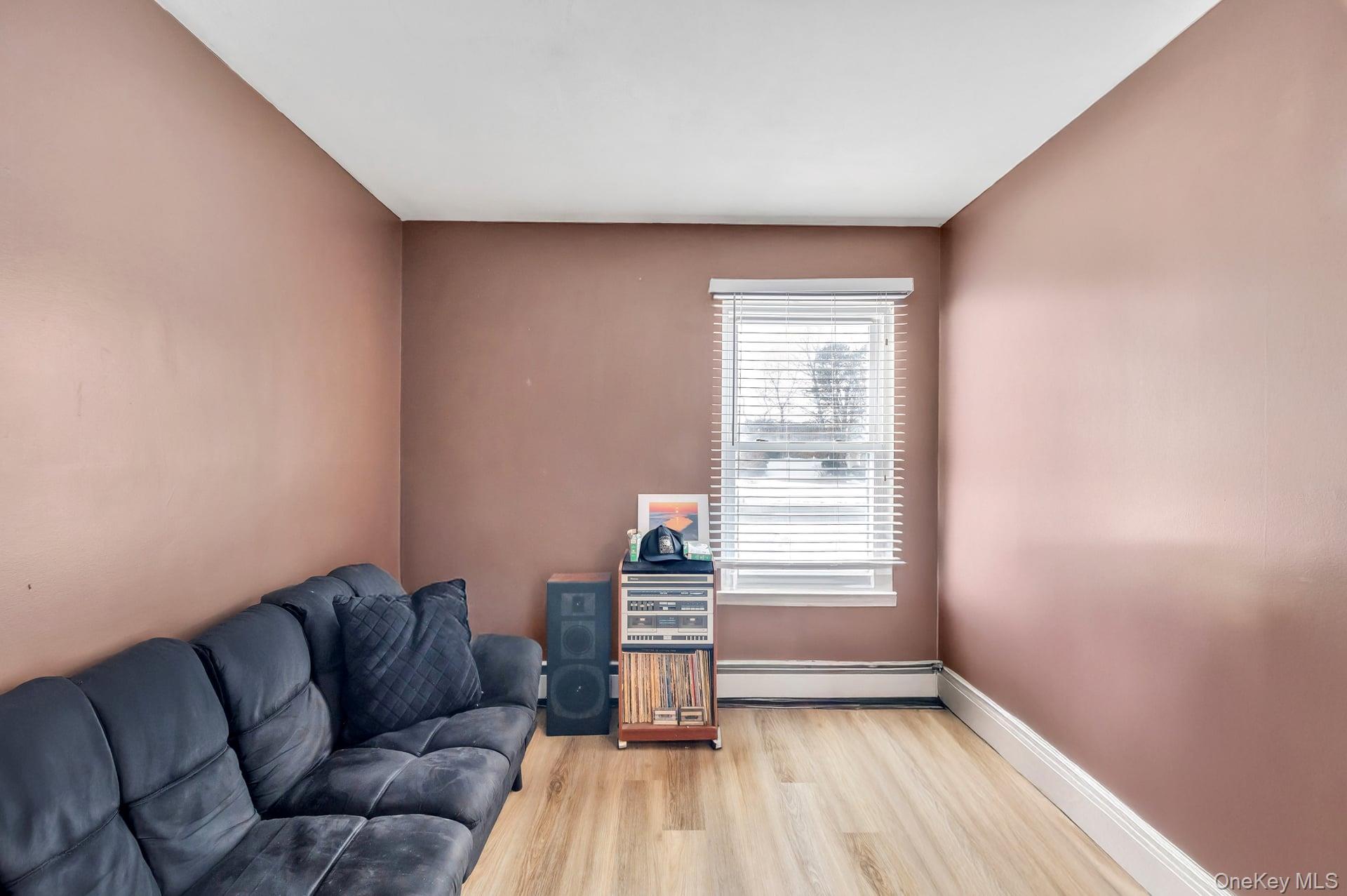 17 Groton Lane, Coram, NY 11727